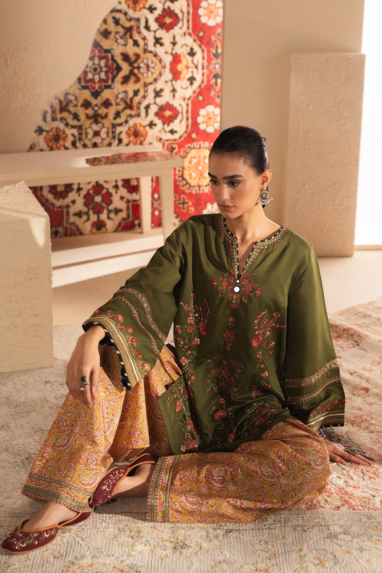 EMBROIDERED SUIT (E4243/103/120)