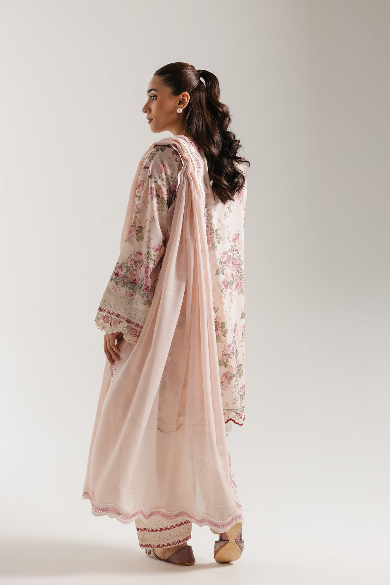 EMBROIDERED SUIT (E4262/103/329)