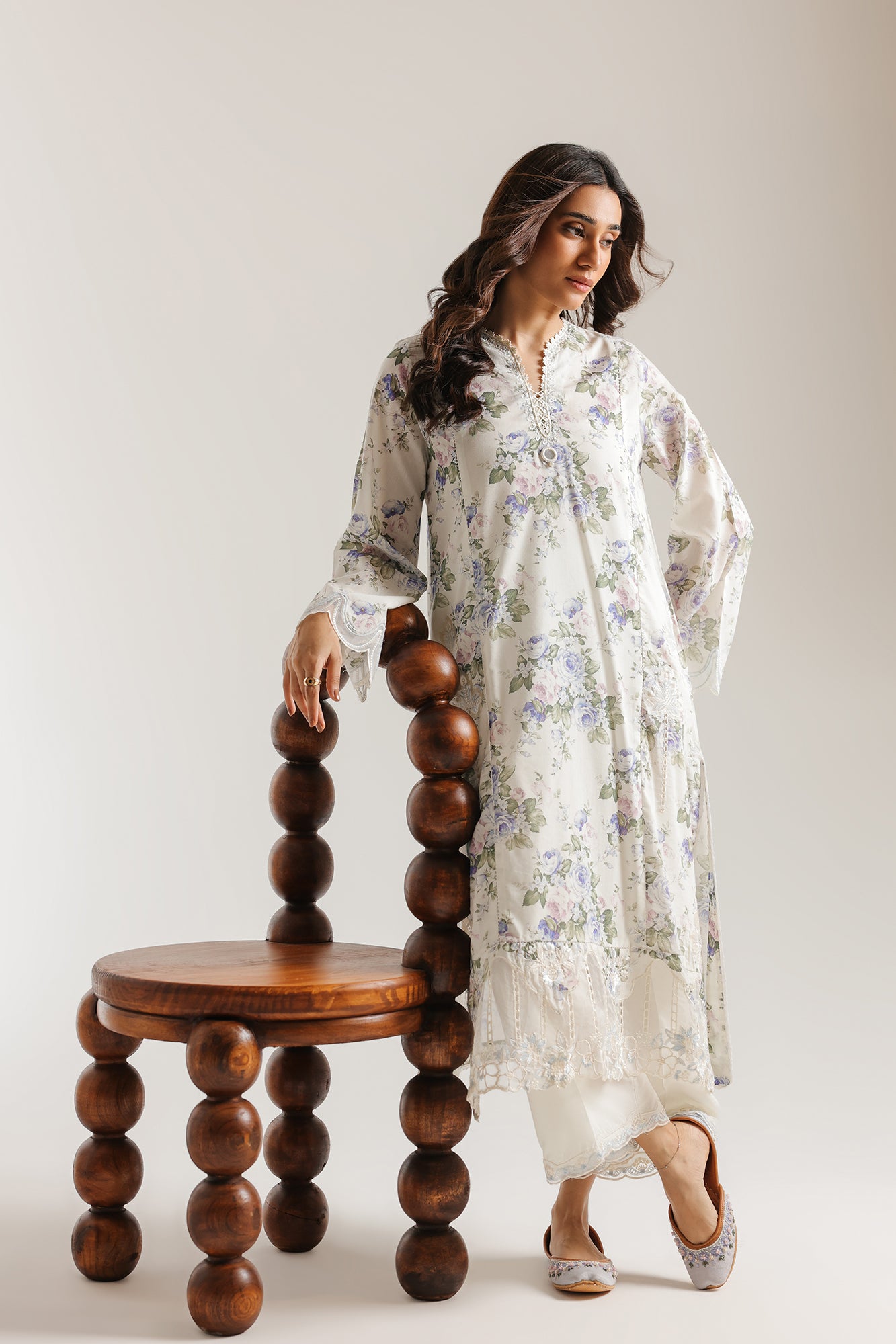 EMBROIDERED SUIT (E4263/103/001)