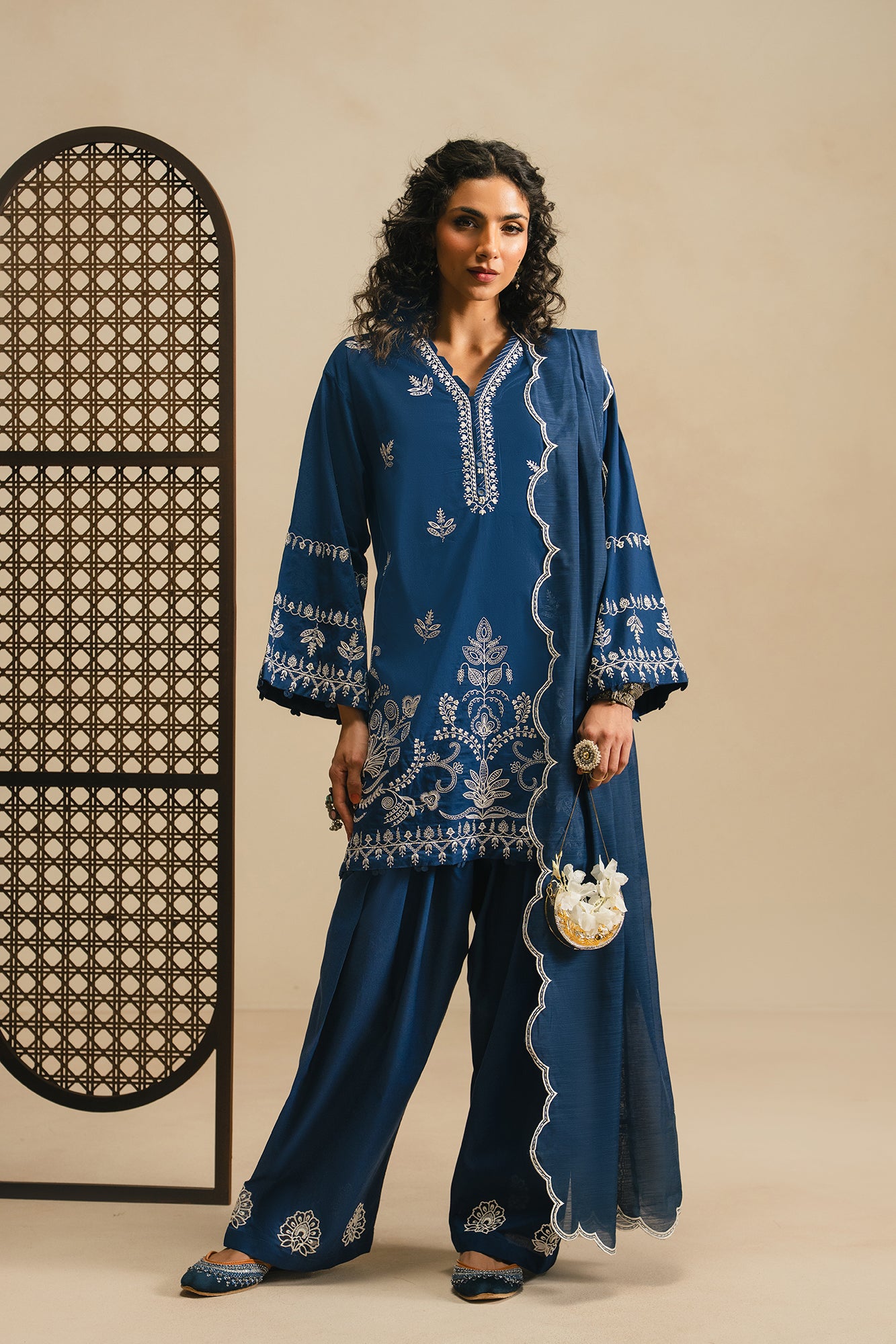 EMBROIDERED SUIT (E4294/103/619)