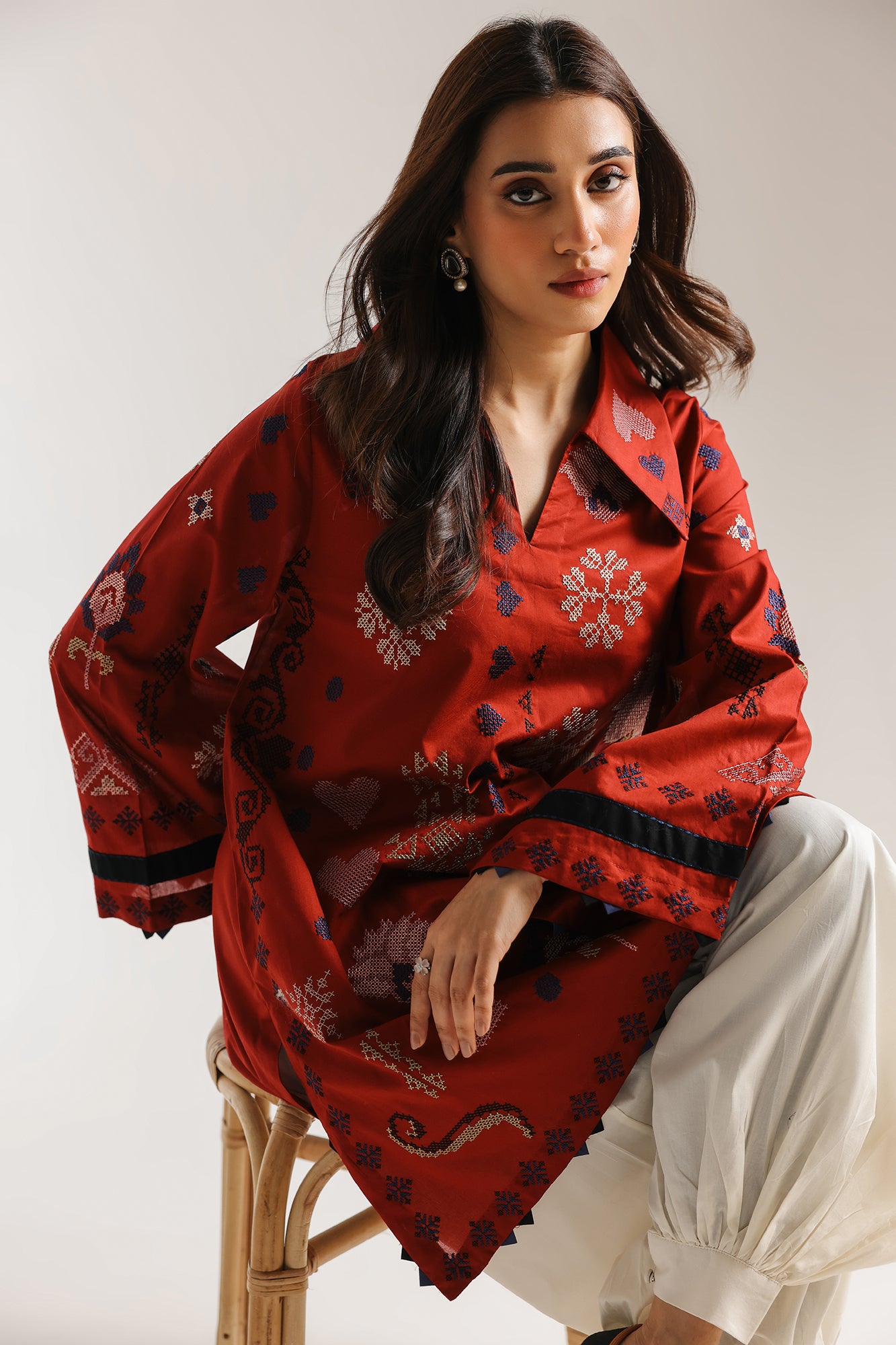 EMBROIDERED SUIT (E4299/103/305)