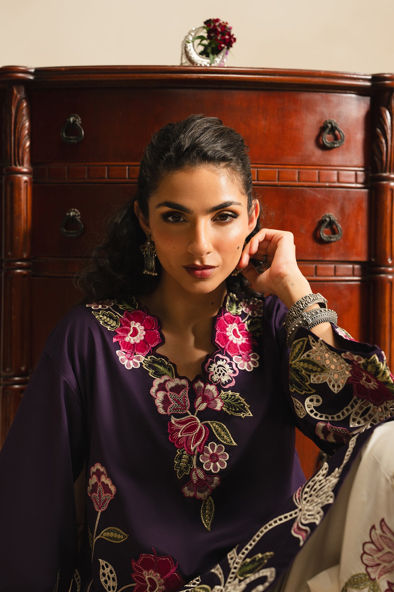 EMBROIDERED SUIT (E4305/103/502)