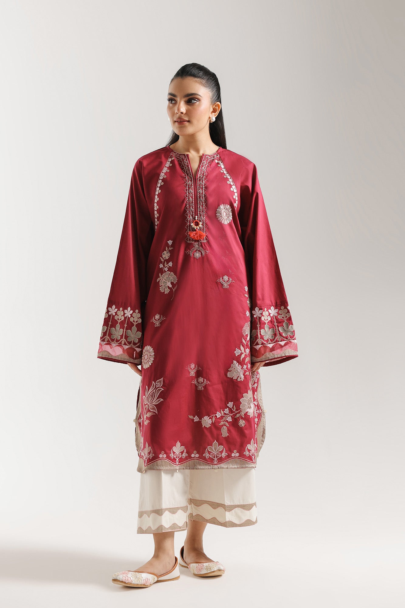 EMBROIDERED SUIT (E4318/103/524)