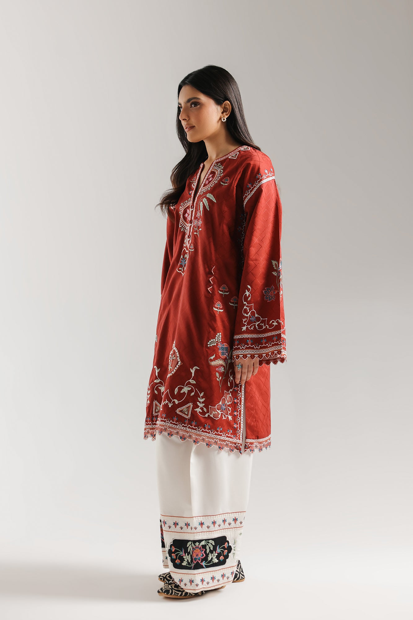 EMBROIDERED SUIT (E4320/103/304)