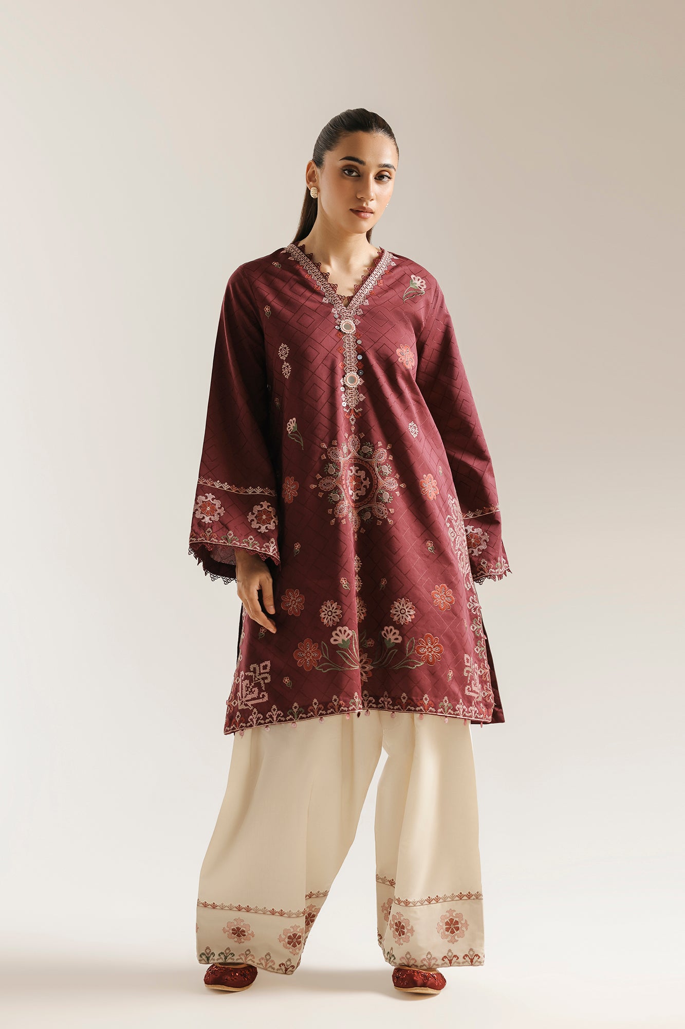 EMBROIDERED SUIT (E4322/103/415)