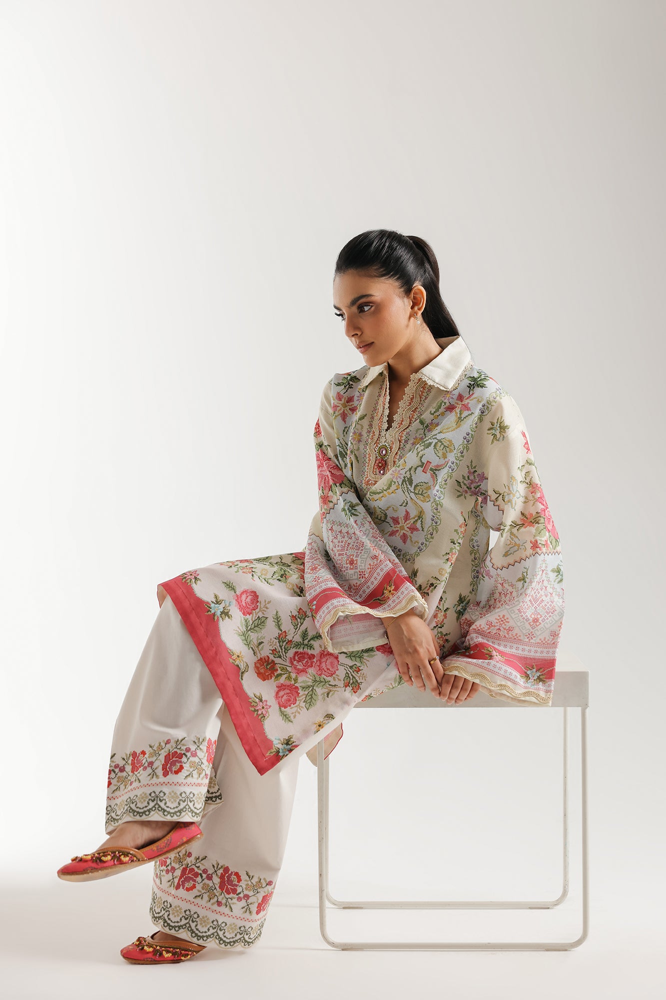 EMBROIDERED SUIT (E4328/103/002)