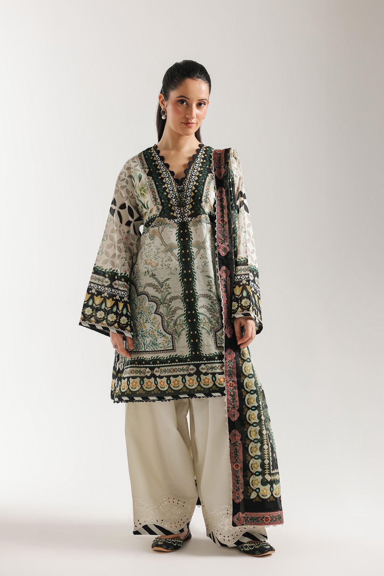 EMBROIDERED SUIT (E4335/103/003)