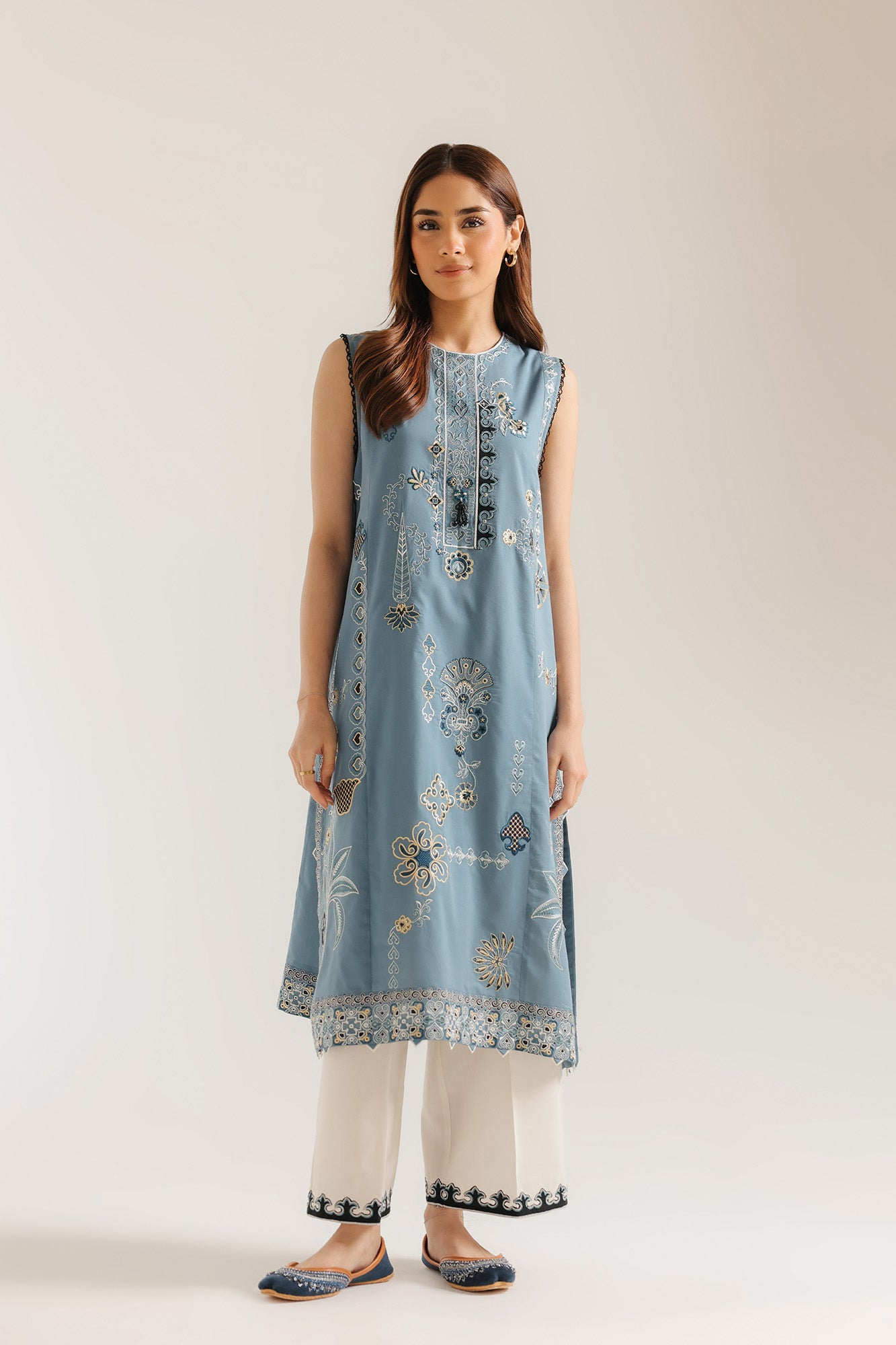 EMBROIDERED SUIT (E4341/103/605)