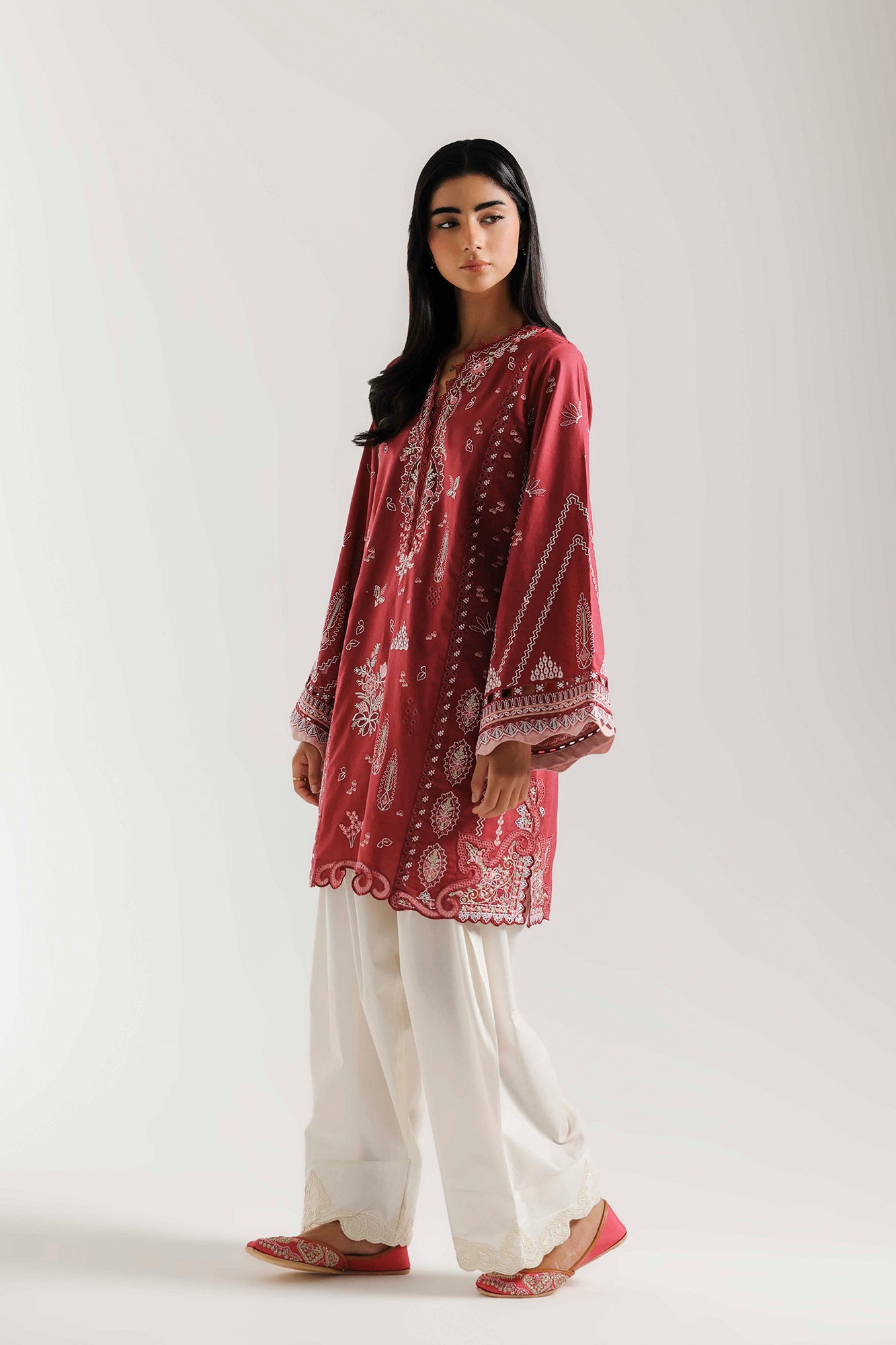 EMBROIDERED SUIT (E4362/103/404)