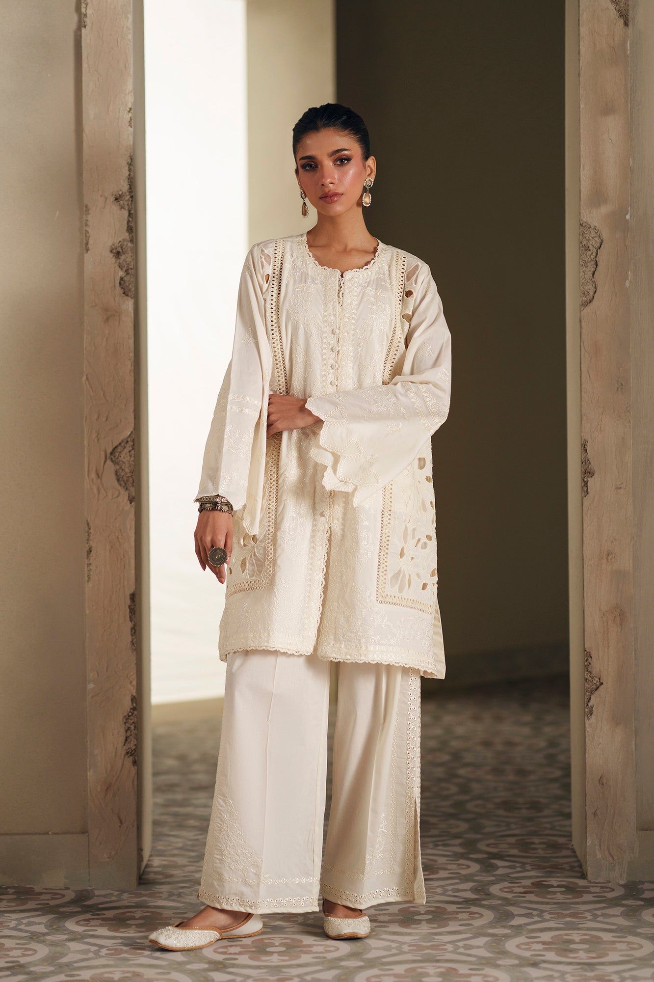 EMBROIDERED SUIT (E4363/103/003)