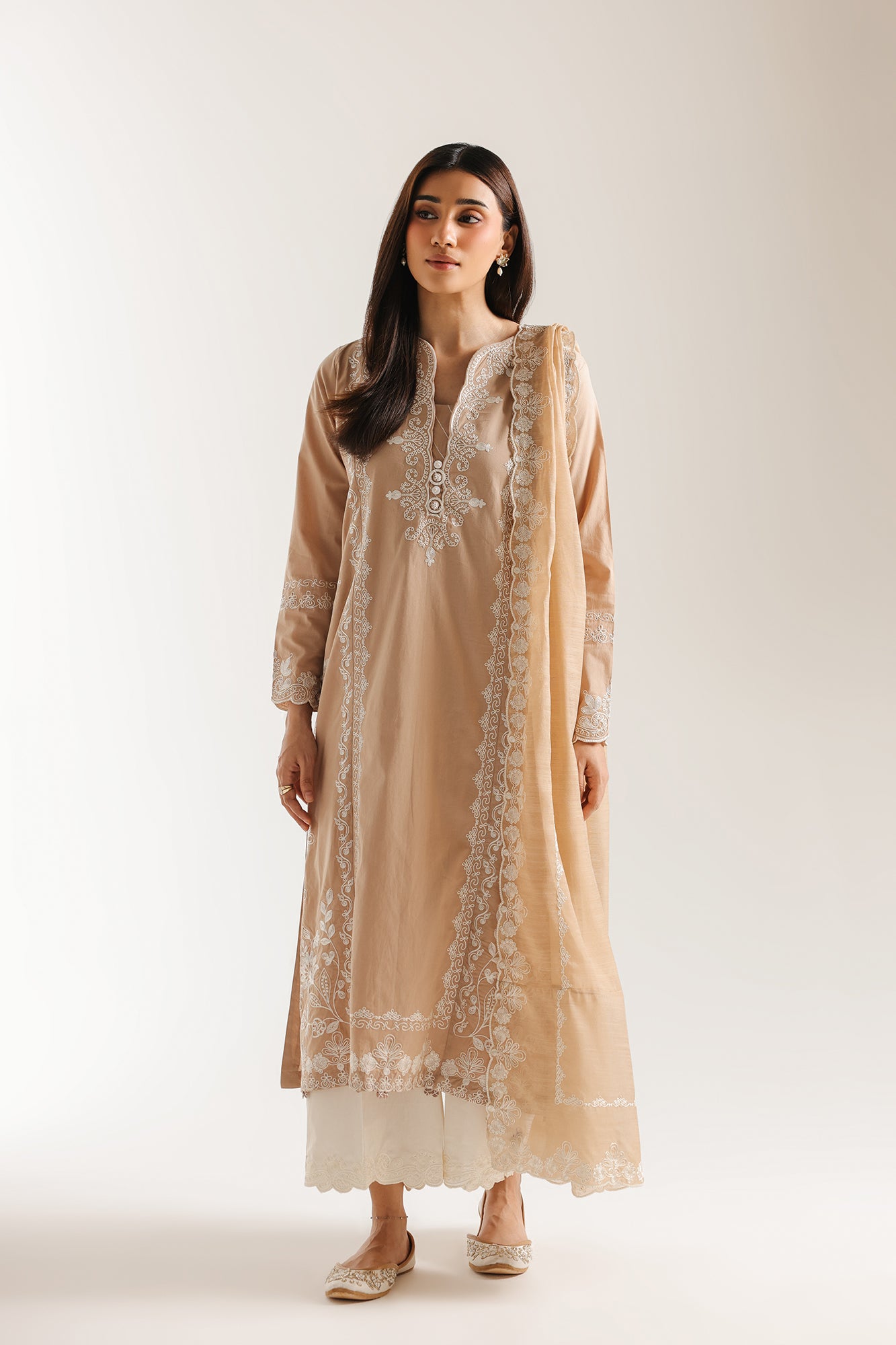 EMBROIDERED SUIT (E4364/103/808)