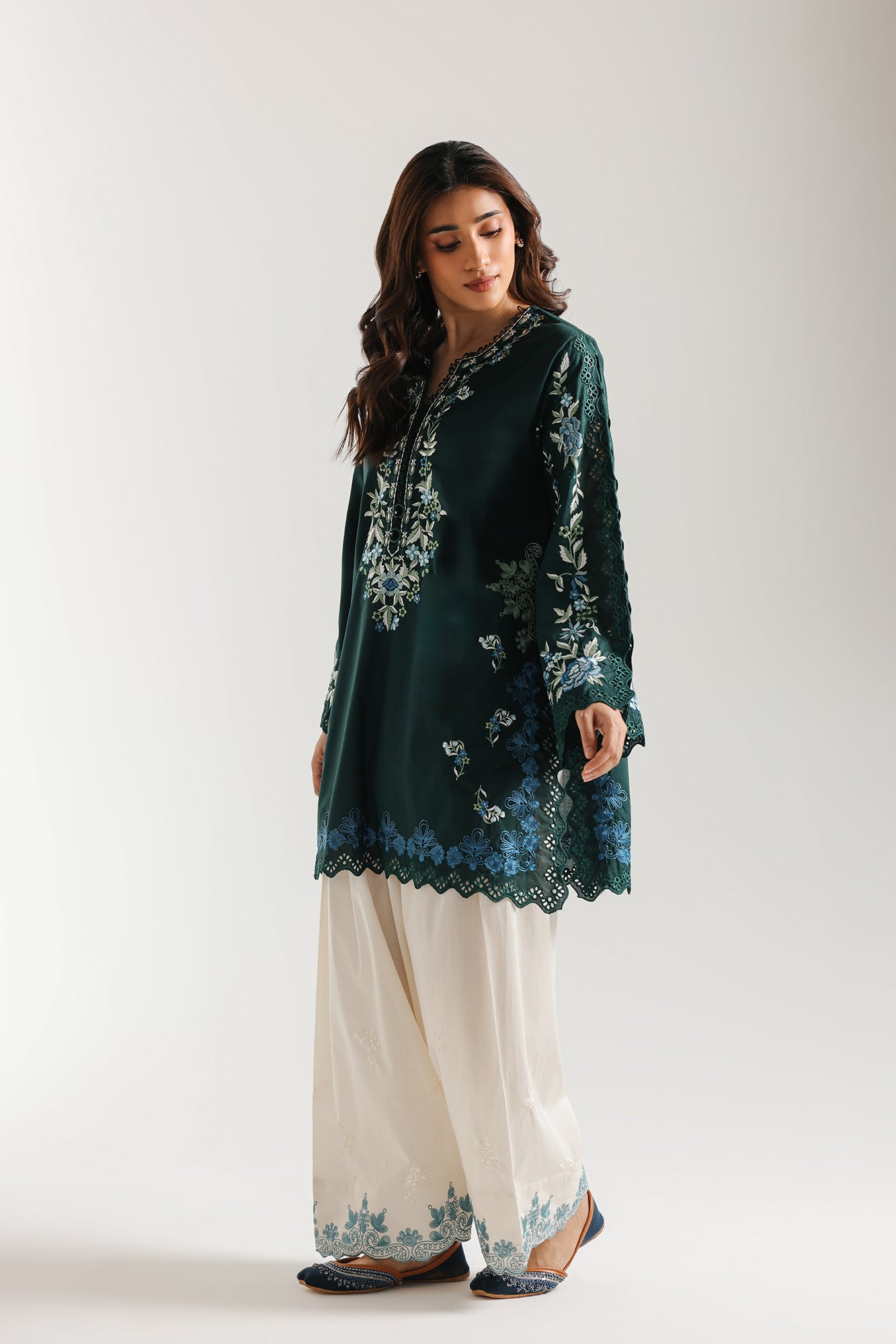 EMBROIDERED SUIT (E4365/103/704)