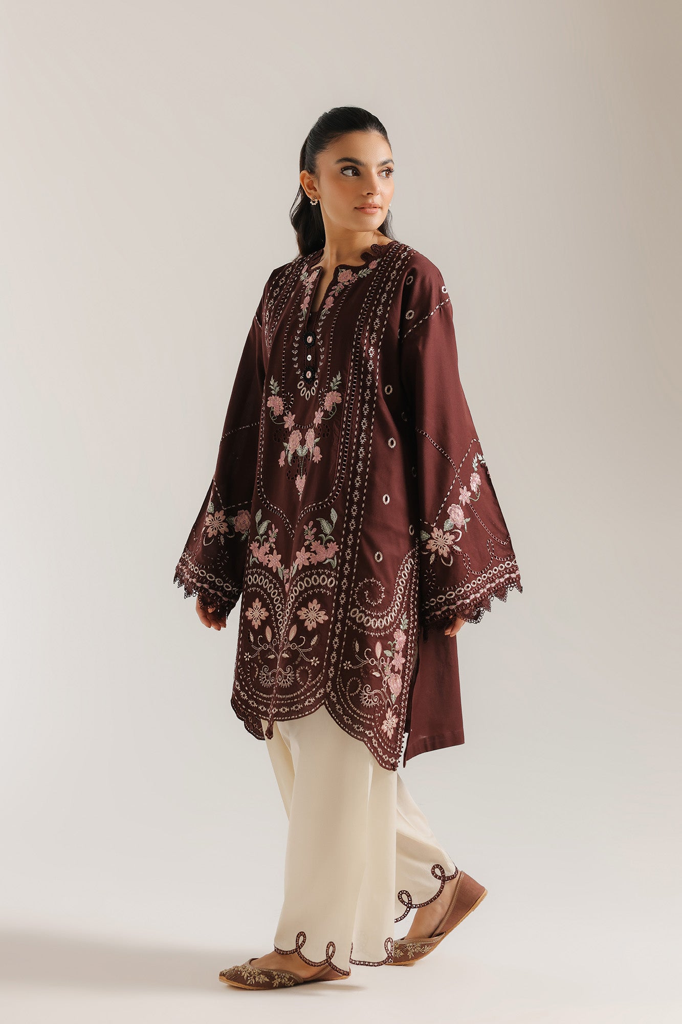 EMBROIDERED SUIT (E4371/103/317)