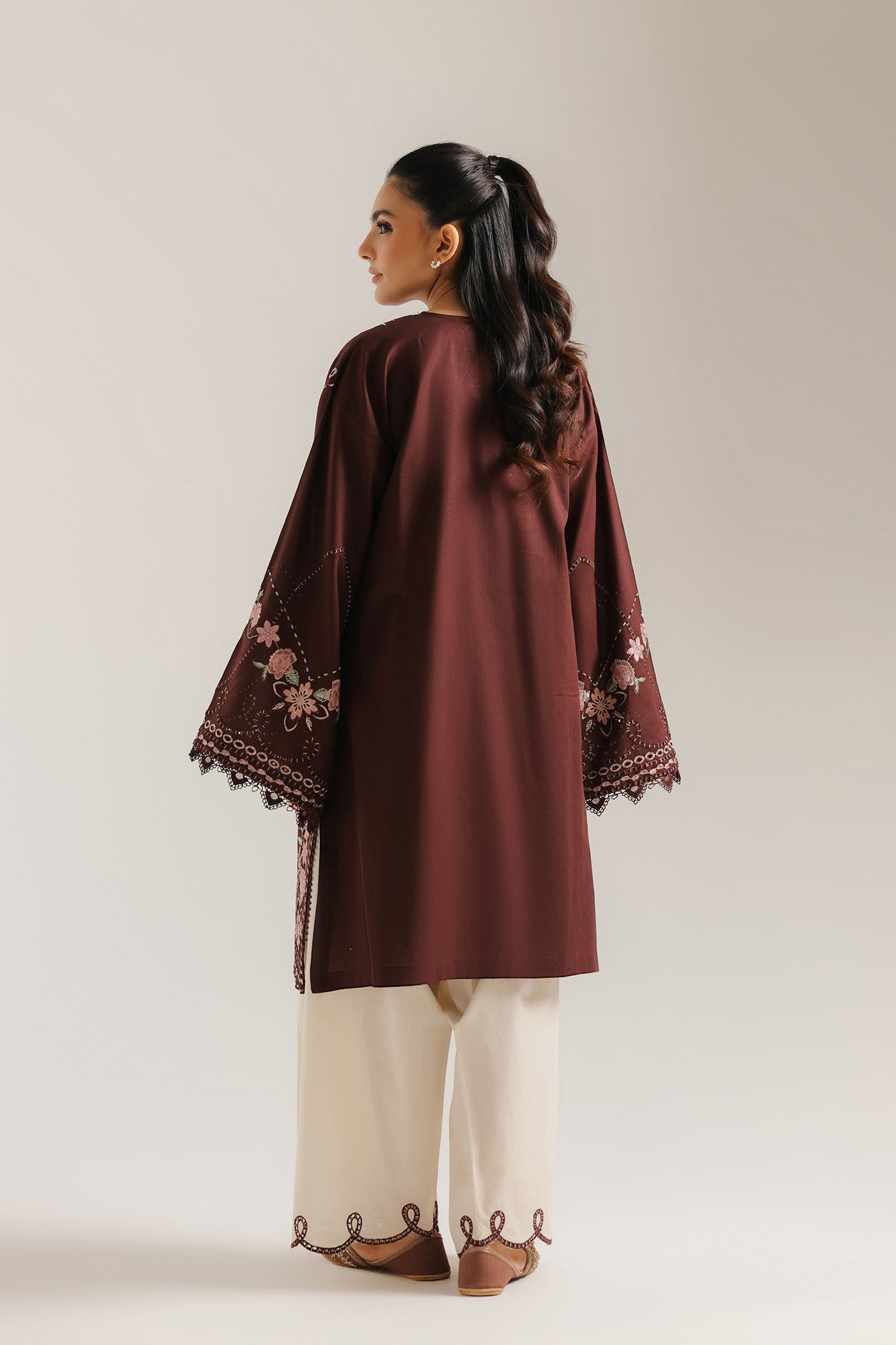 EMBROIDERED SUIT (E4371/103/317)