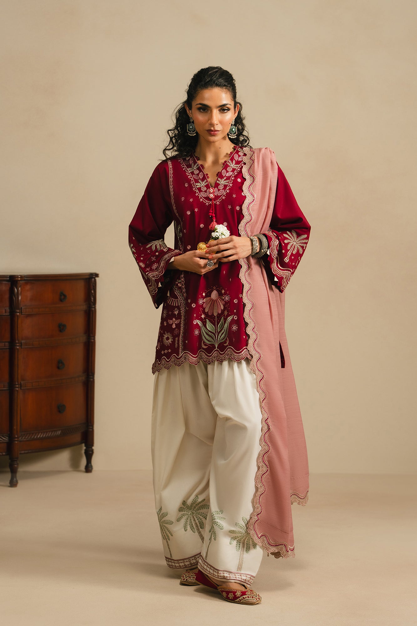 EMBROIDERED SUIT (E4379/103/305)