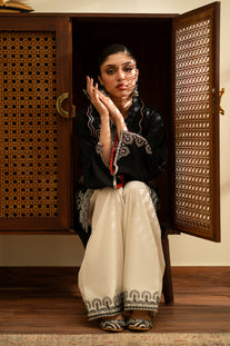 EMBROIDERED SUIT (E4386/103/902)