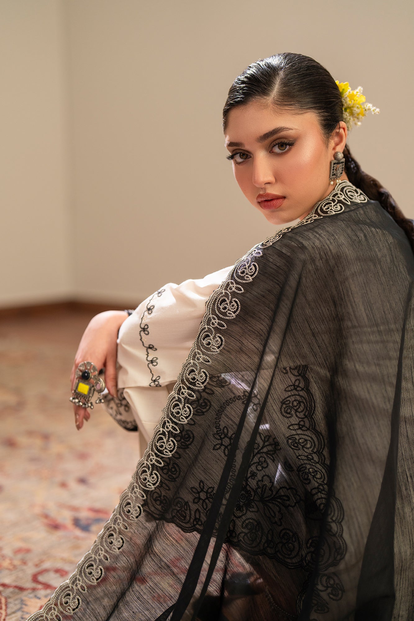 EMBROIDERED SUIT (E4389/103/002)