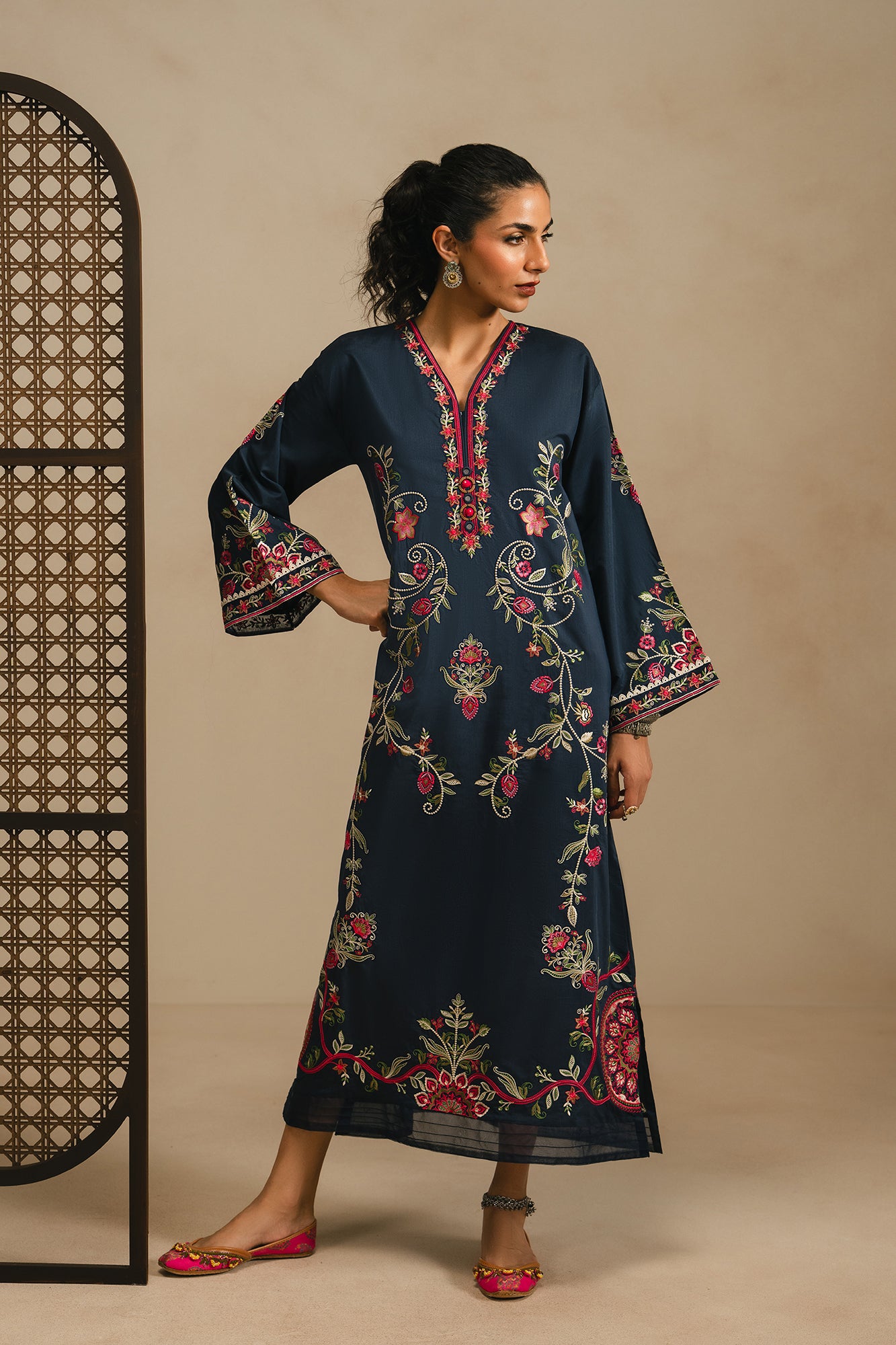 EMBROIDERED KAFTAN (E4390/103/619)