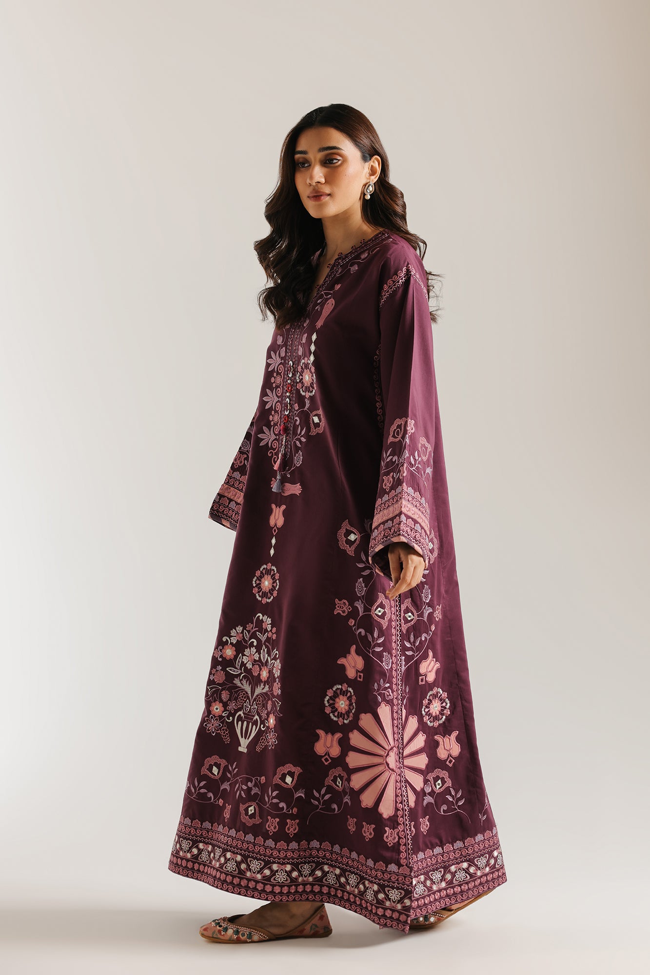 EMBROIDERED KAFTAN (E4391/103/516)