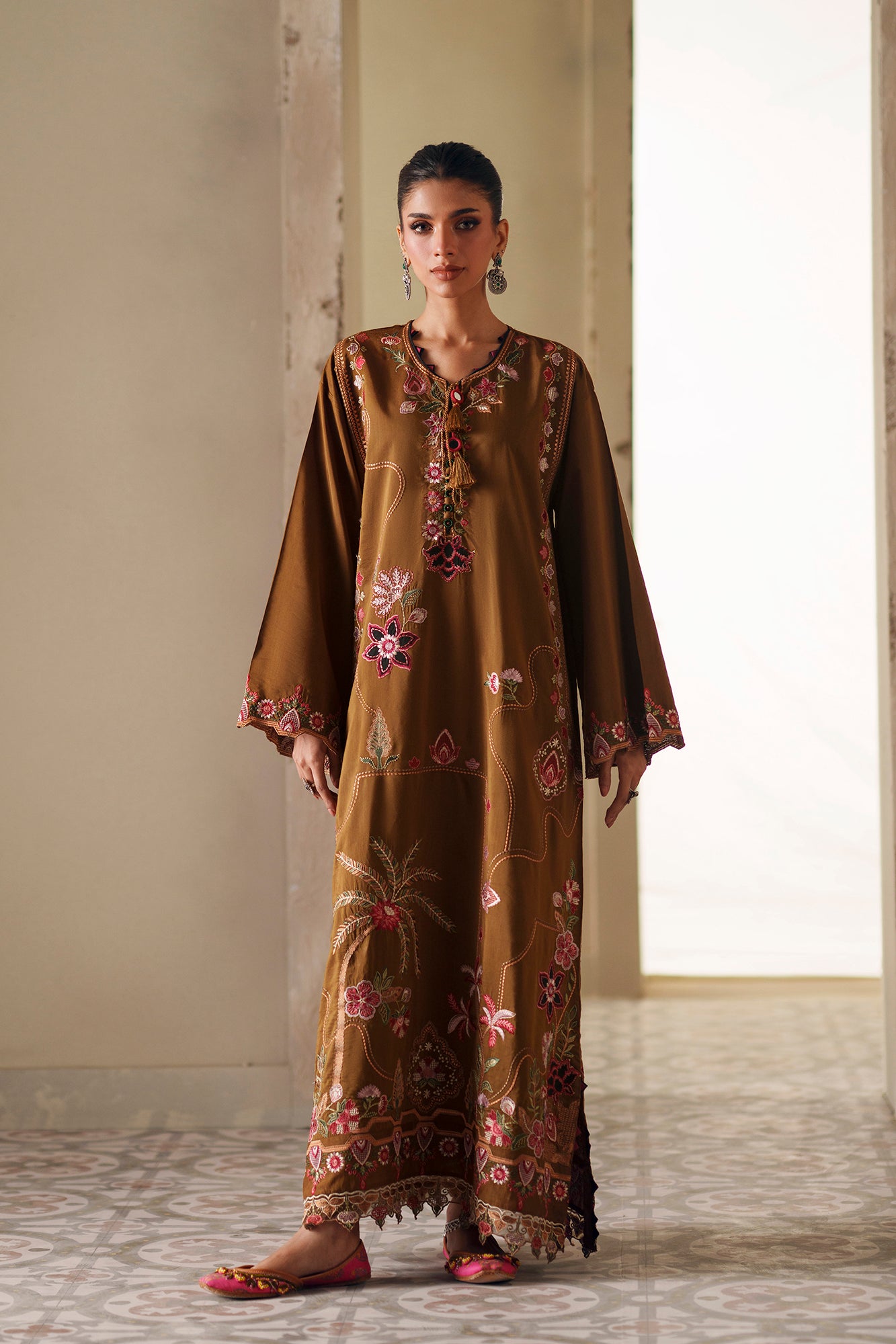 EMBROIDERED KAFTAN (E4392/103/117)