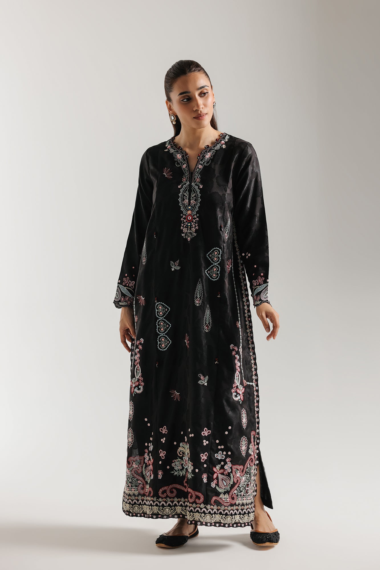 EMBROIDERED KAFTAN (E4397/103/901)