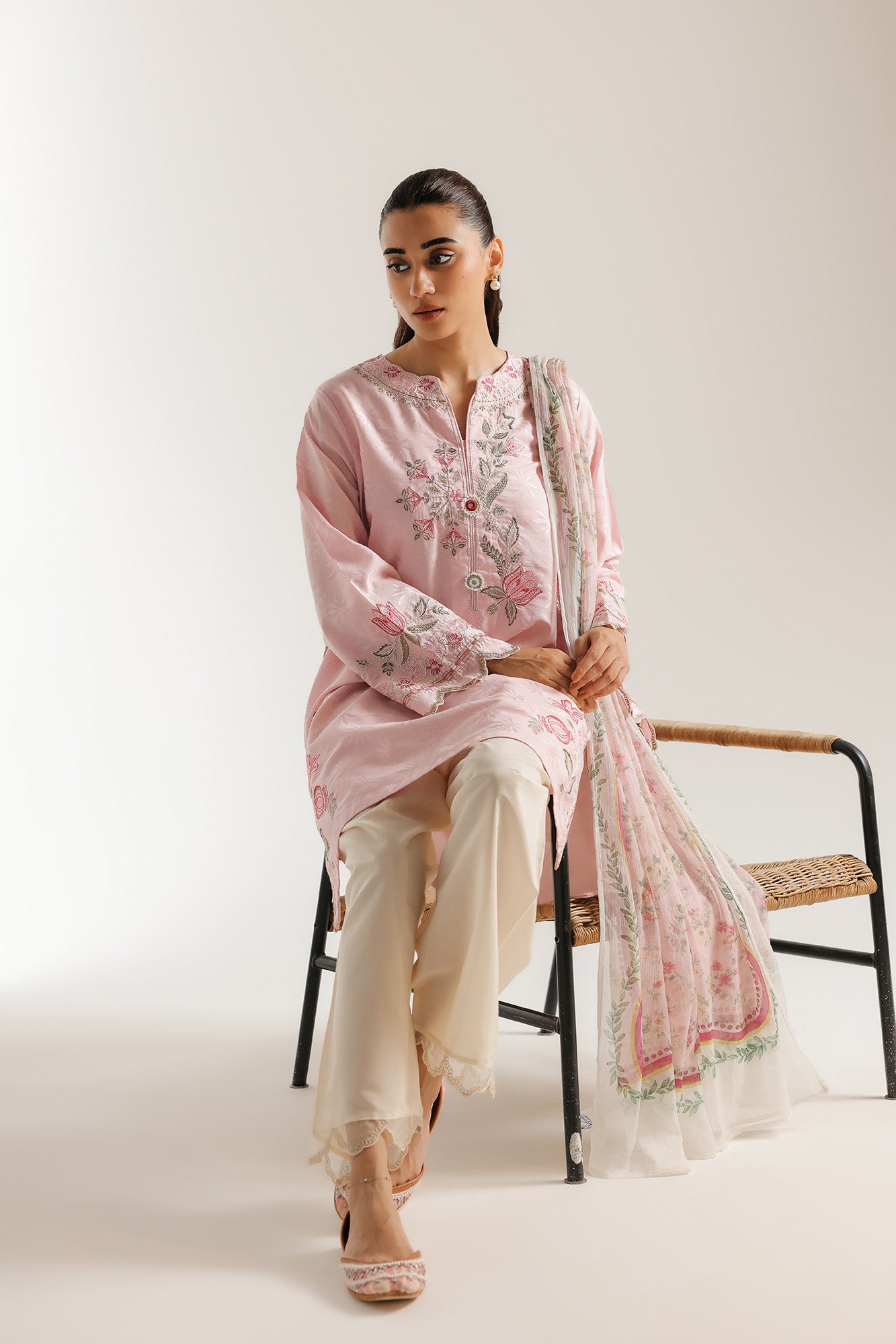 EMBROIDERED SUIT (E4398/103/413)