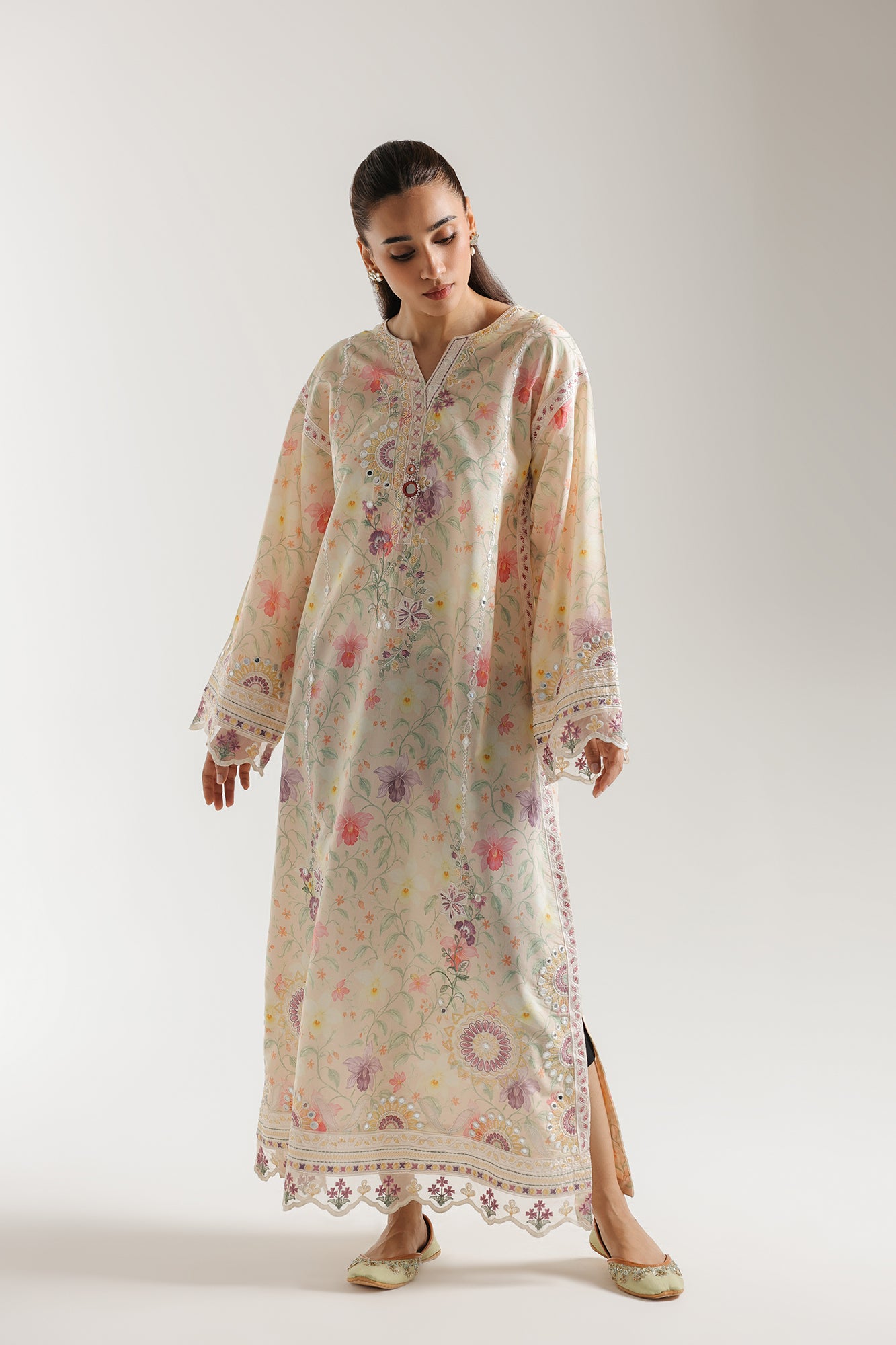 EMBROIDERED KAFTAN (E4406/103/329)