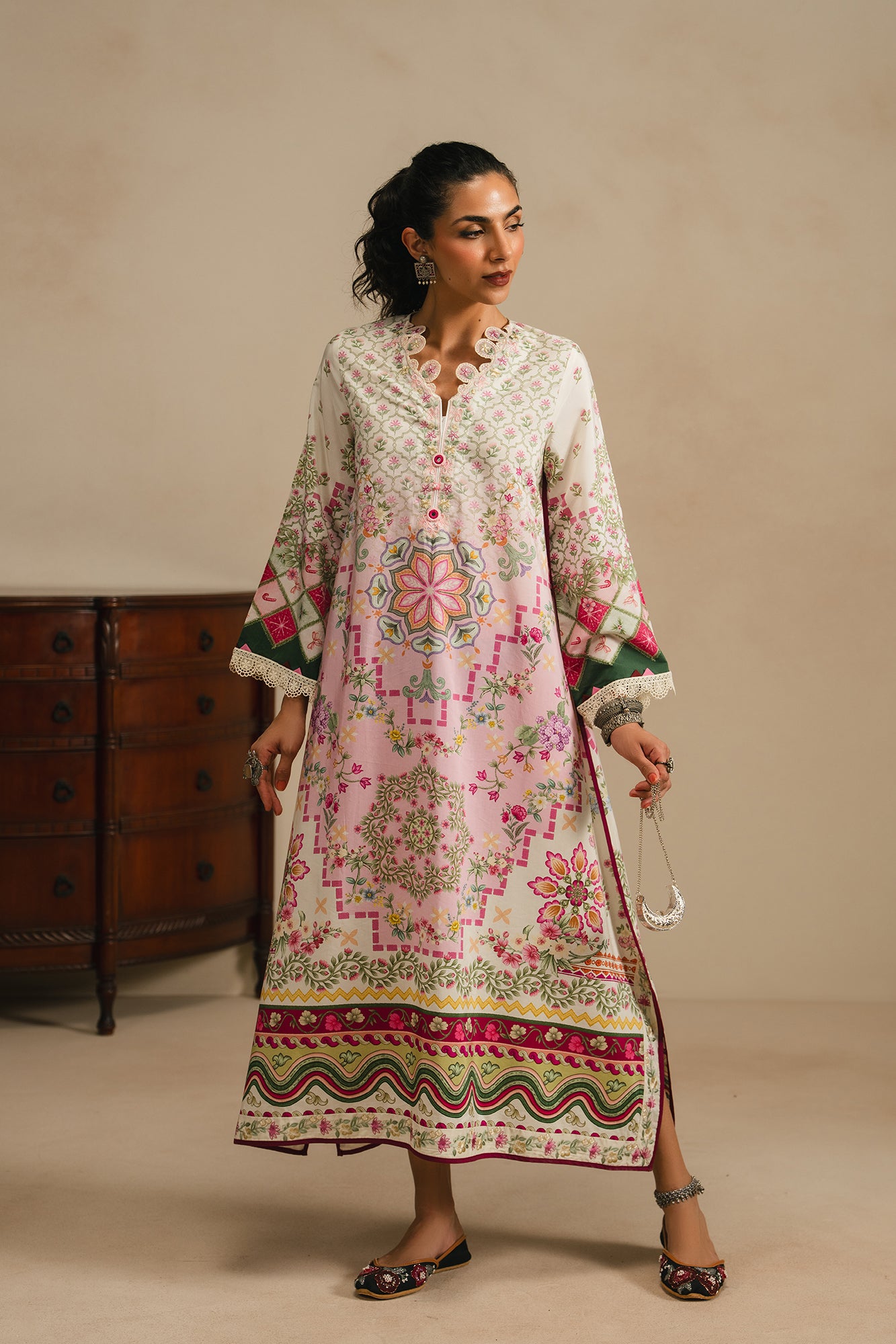EMBROIDERED KAFTAN (E4409/103/005)