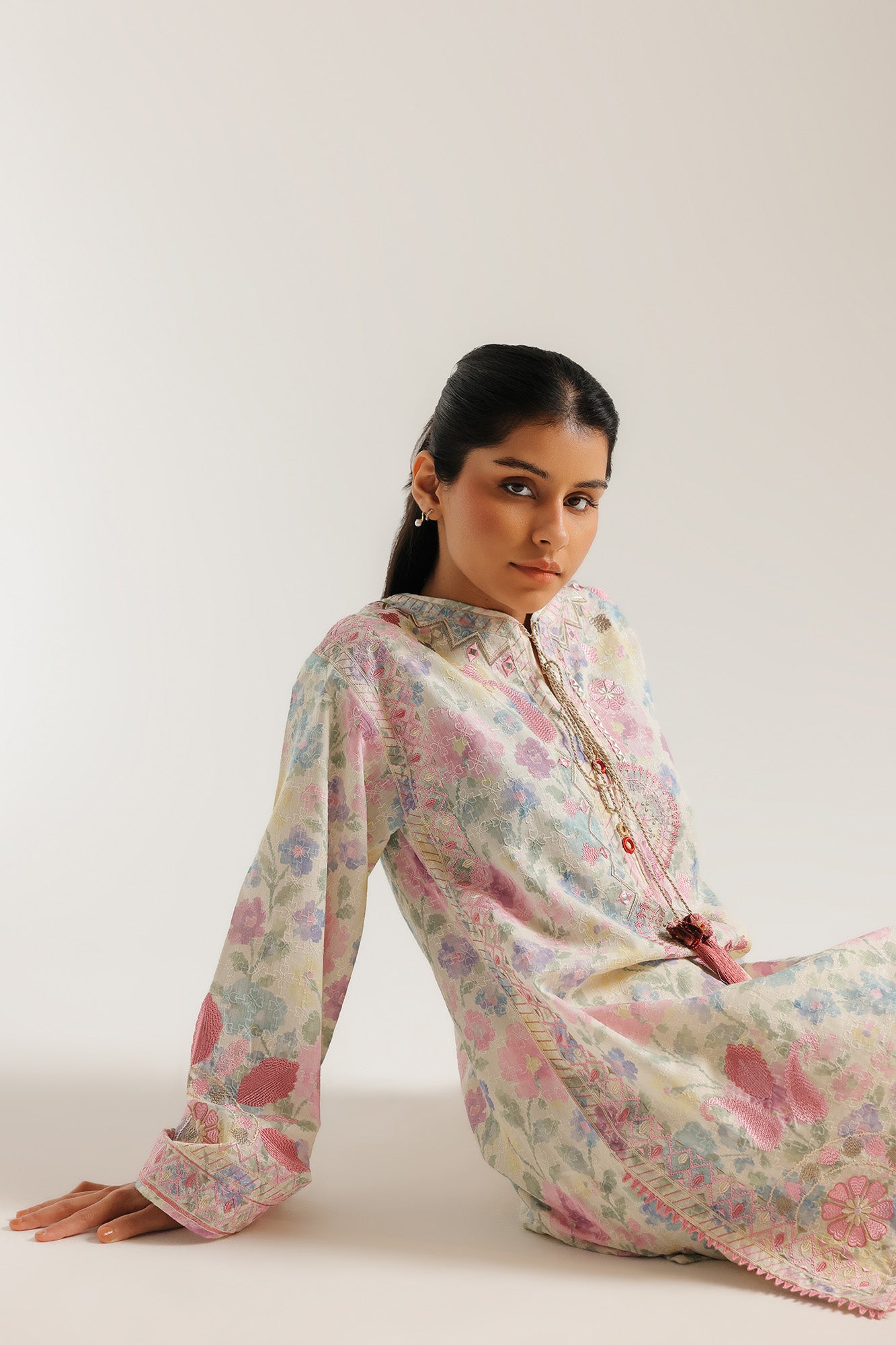EMBROIDERED SUIT (E4410/103/002)