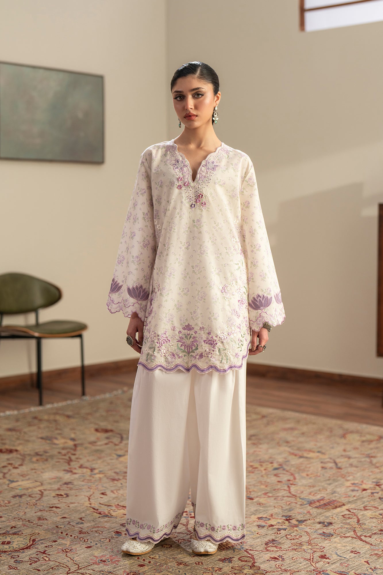 EMBROIDERED SUIT (E4422/103/001)