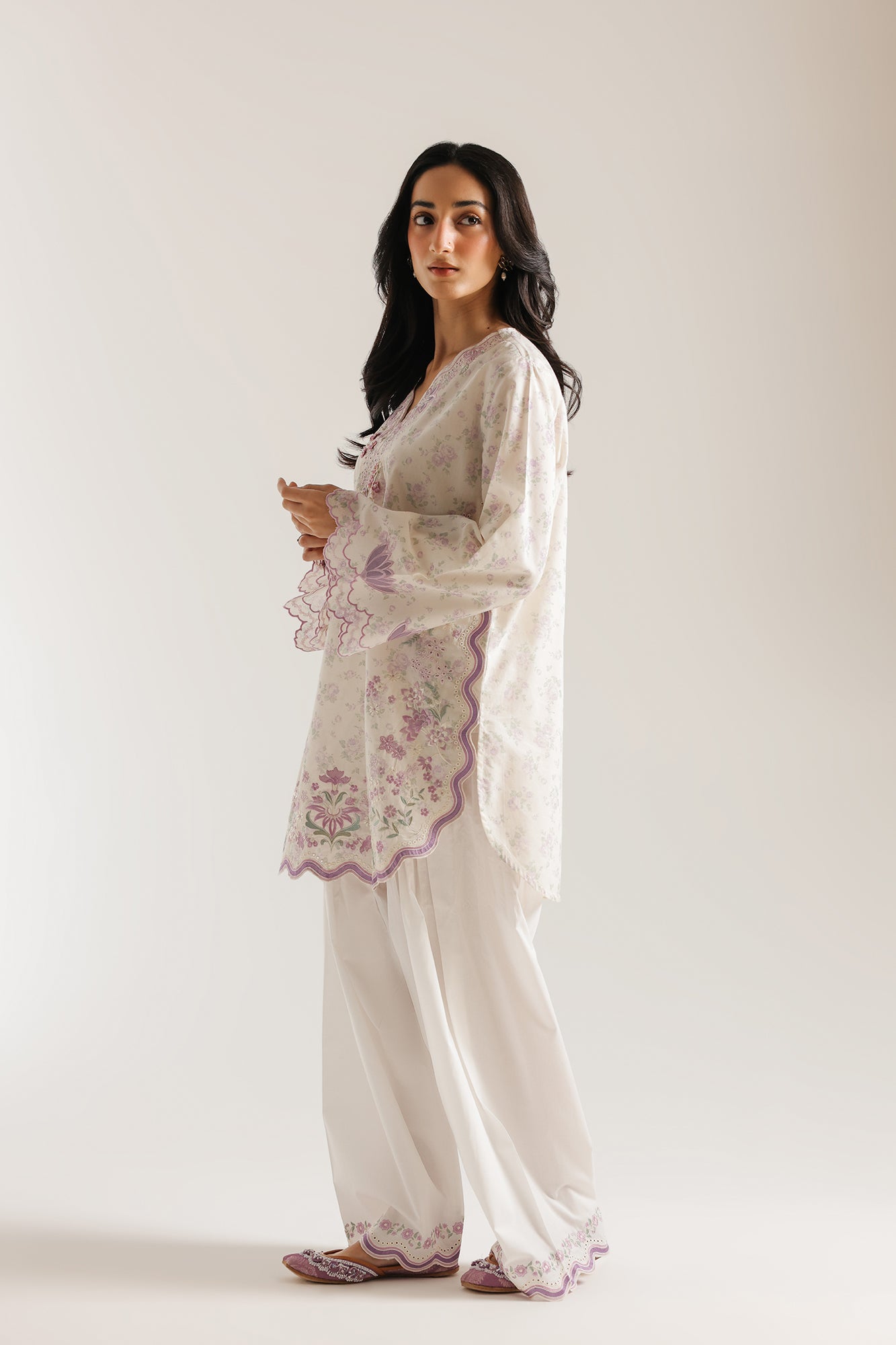 EMBROIDERED SUIT (E4422/103/001)