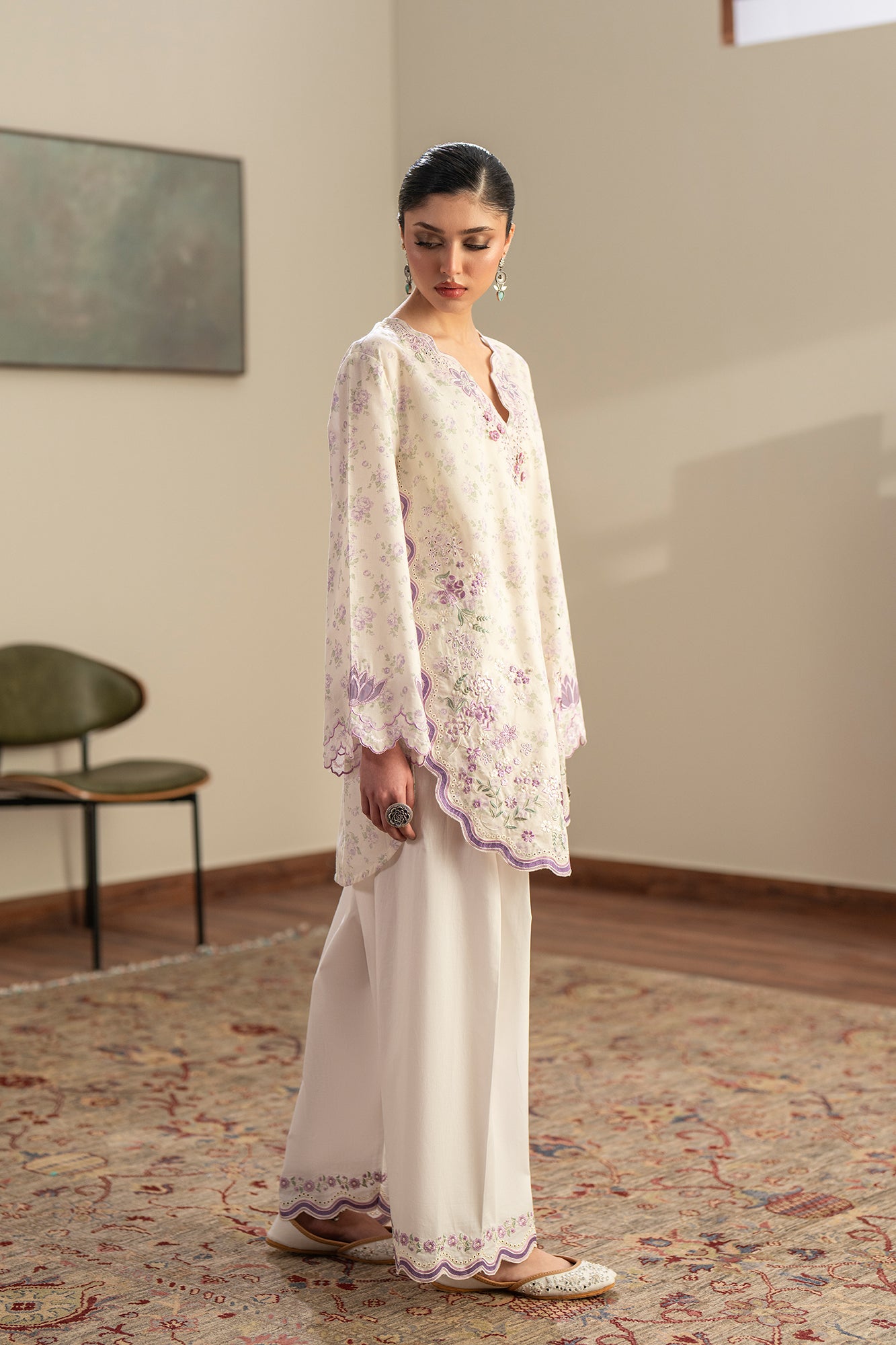 EMBROIDERED SUIT (E4422/103/001)