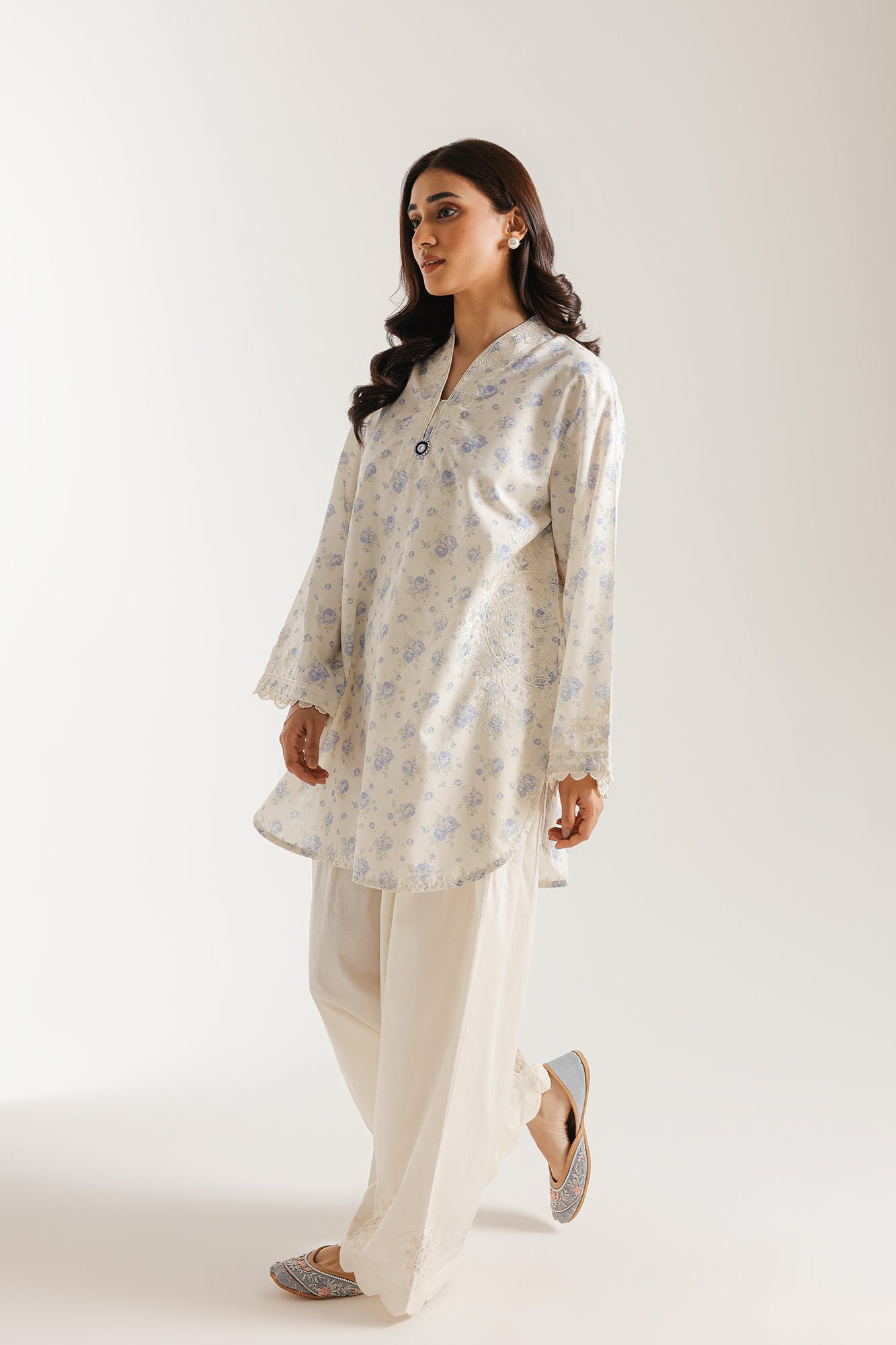 EMBROIDERED SUIT (E4423/103/003)