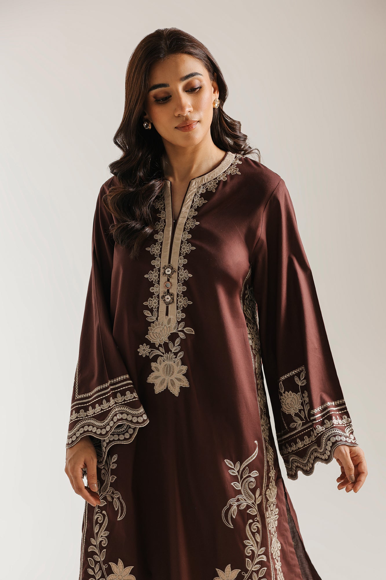 EMBROIDERED SUIT (E4426/103/317)