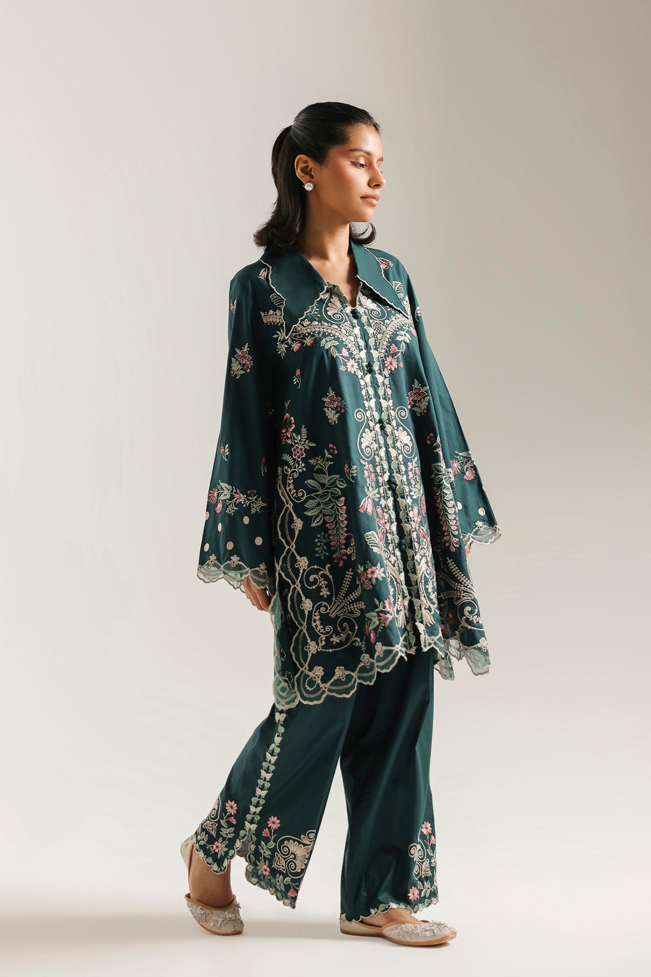 EMBROIDERED SUIT (E4432/103/703)