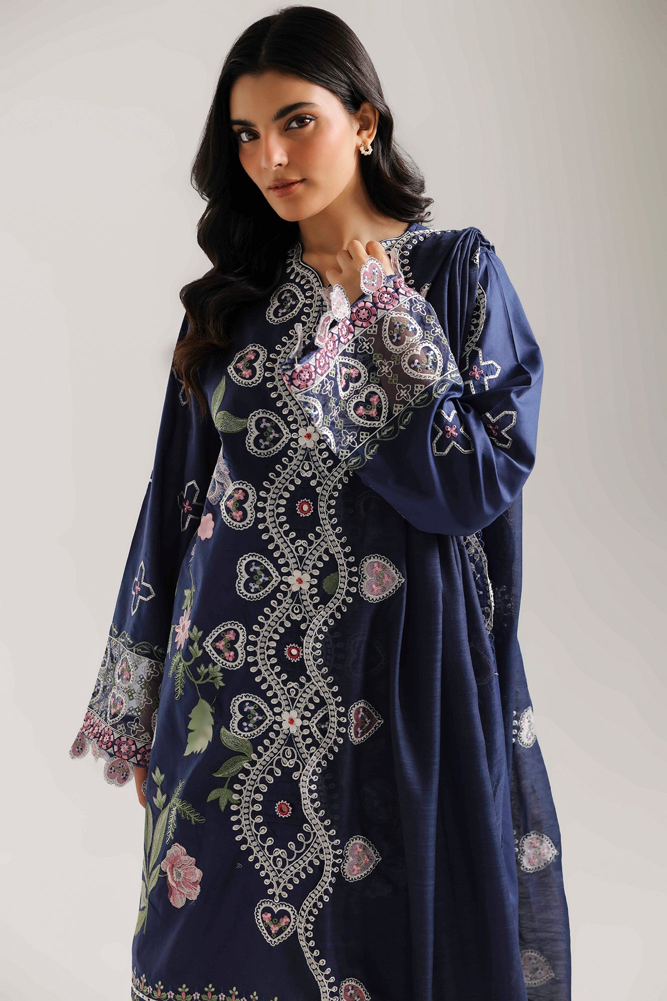 EMBROIDERED SUIT (E4436/103/622)