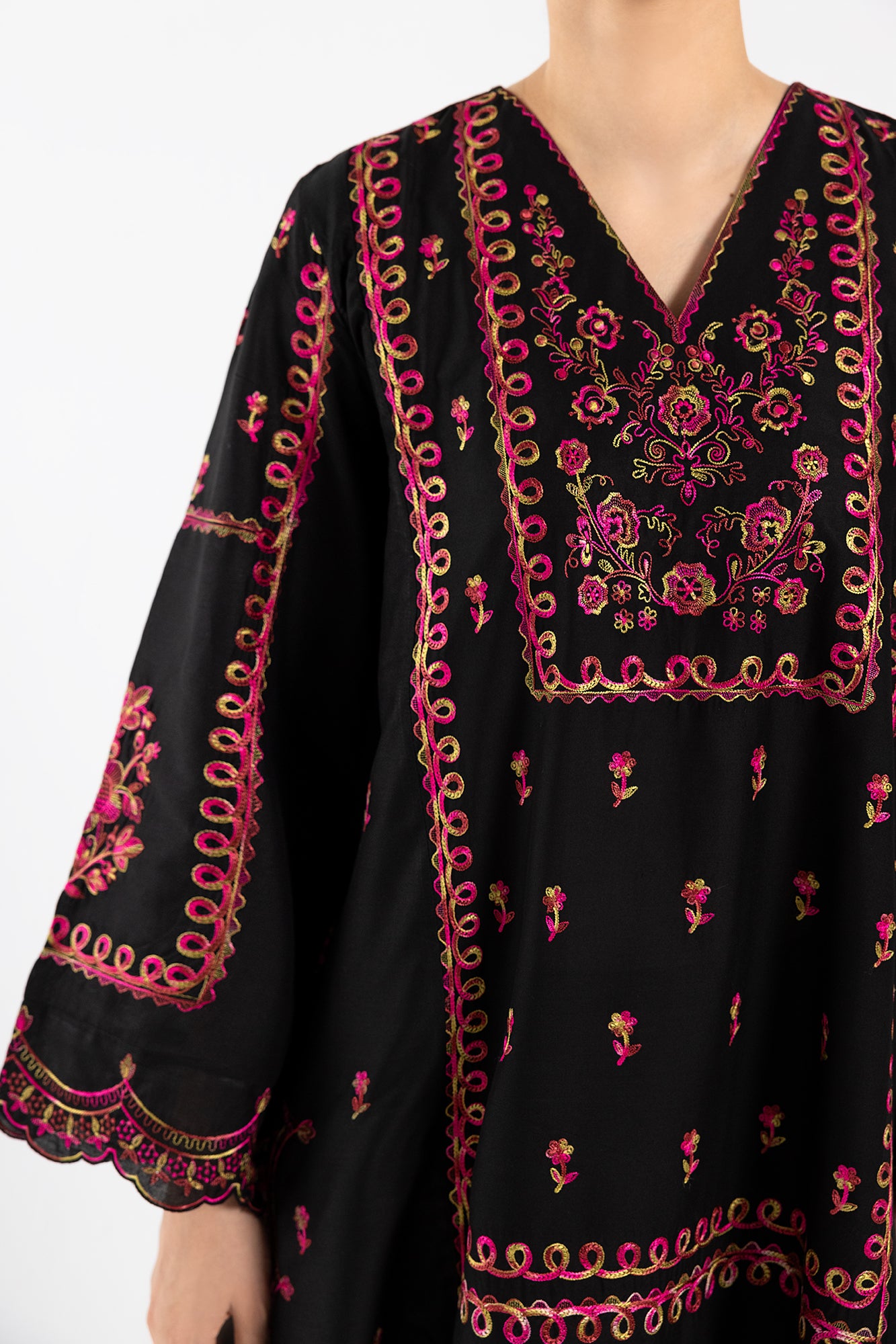 EMBROIDERED SHIRT (E4451/102/902)