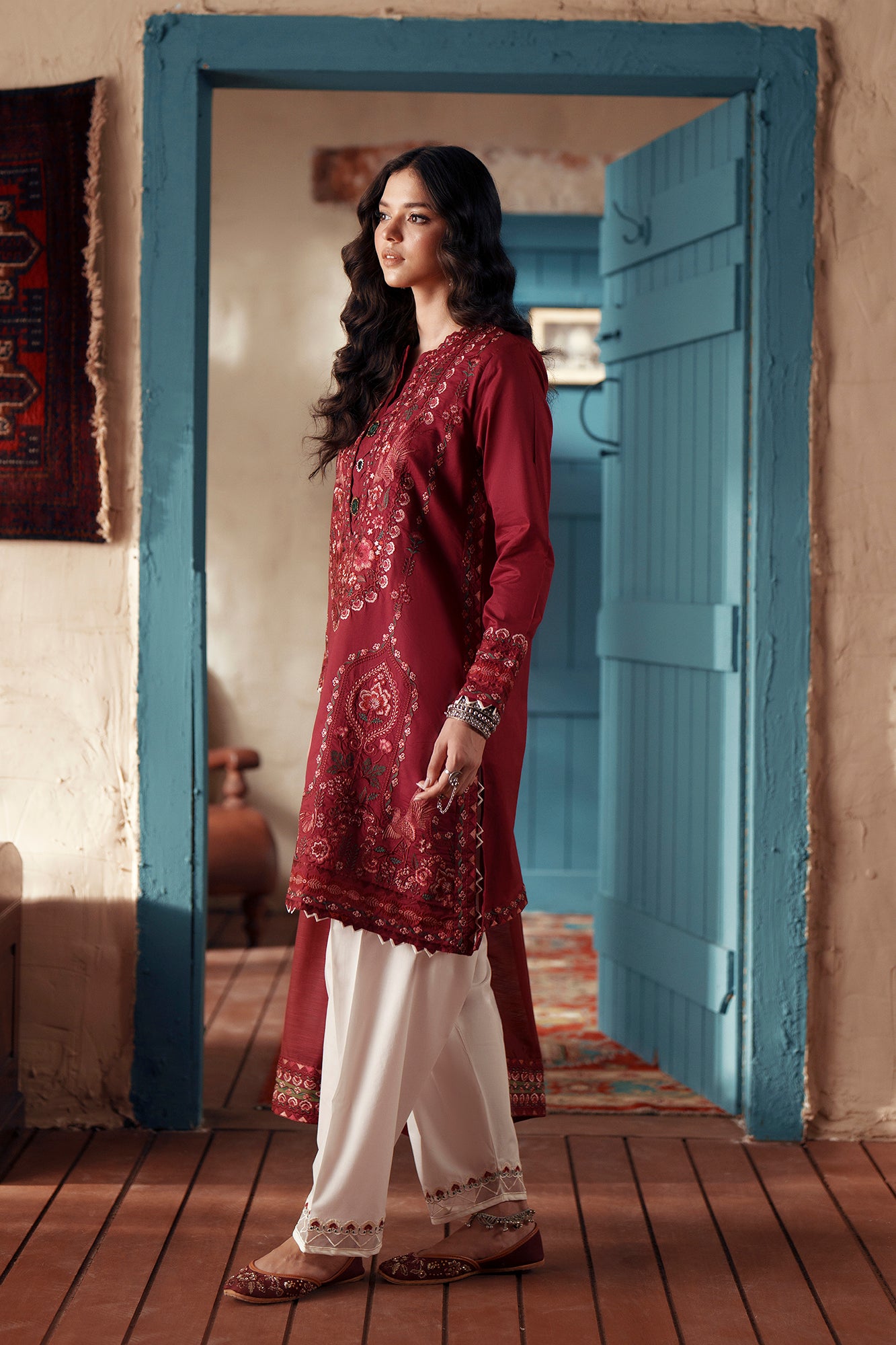 EMBROIDERED SUIT (E4451/103/308)
