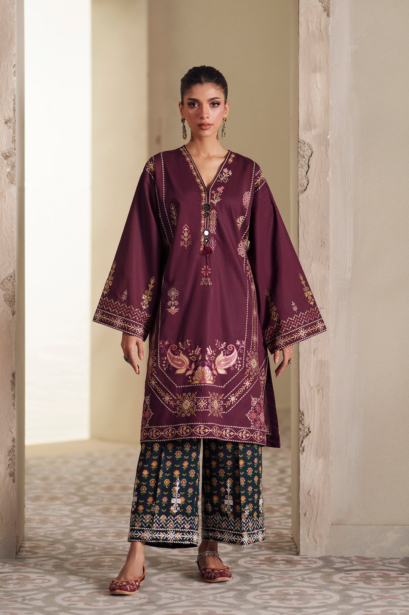 EMBROIDERED SUIT (E4453/103/414)