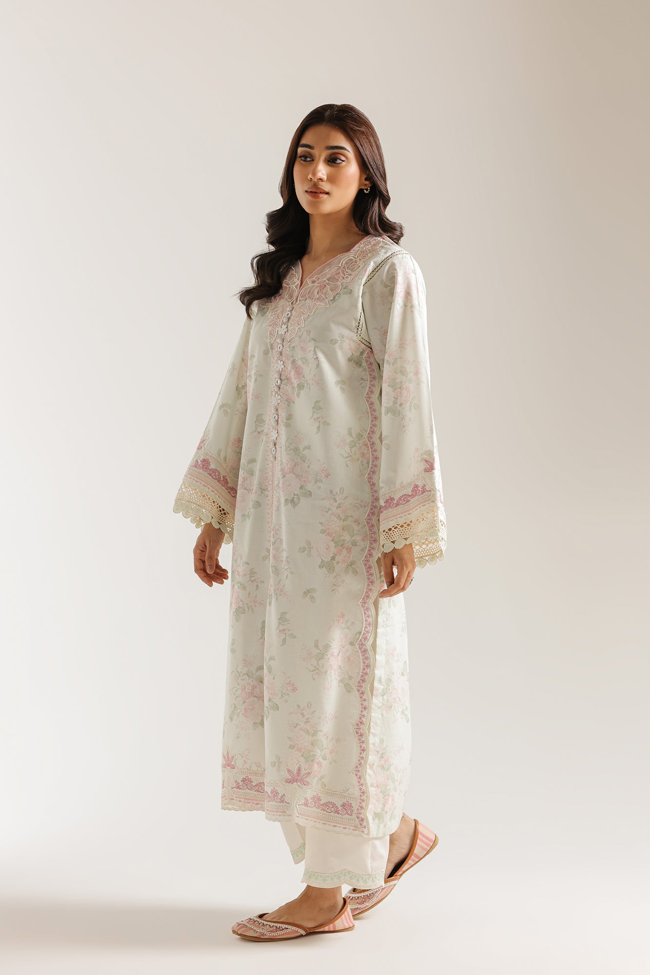 EMBROIDERED SUIT (E4465/103/003)