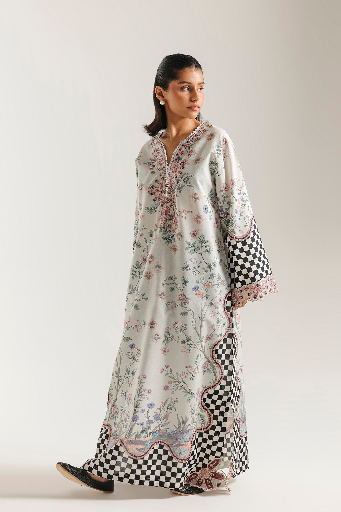 EMBROIDERED KAFTAN (E4467/103/913)