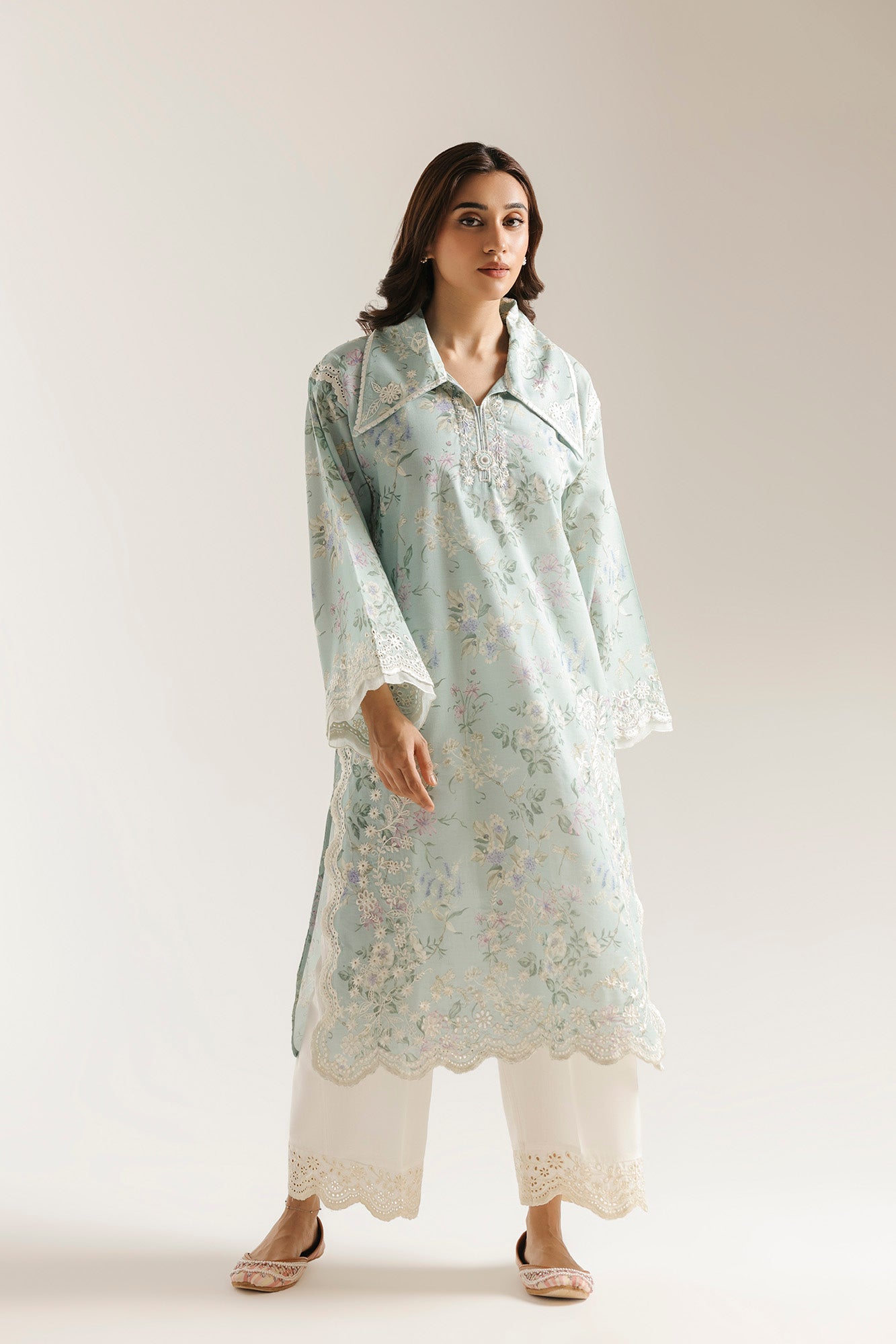 EMBROIDERED SUIT (E4487/103/720)