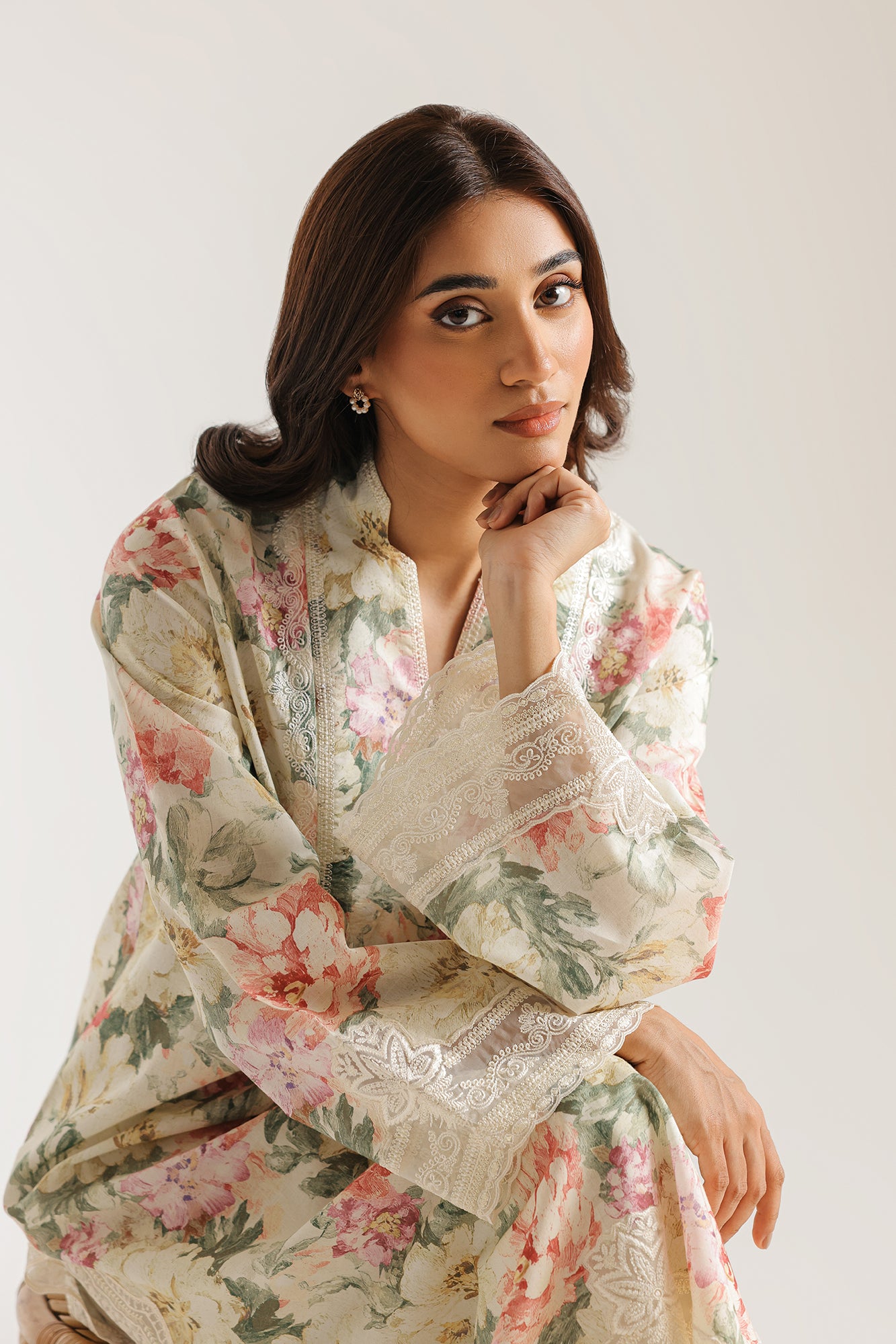 EMBROIDERED SUIT (E4492/103/006)