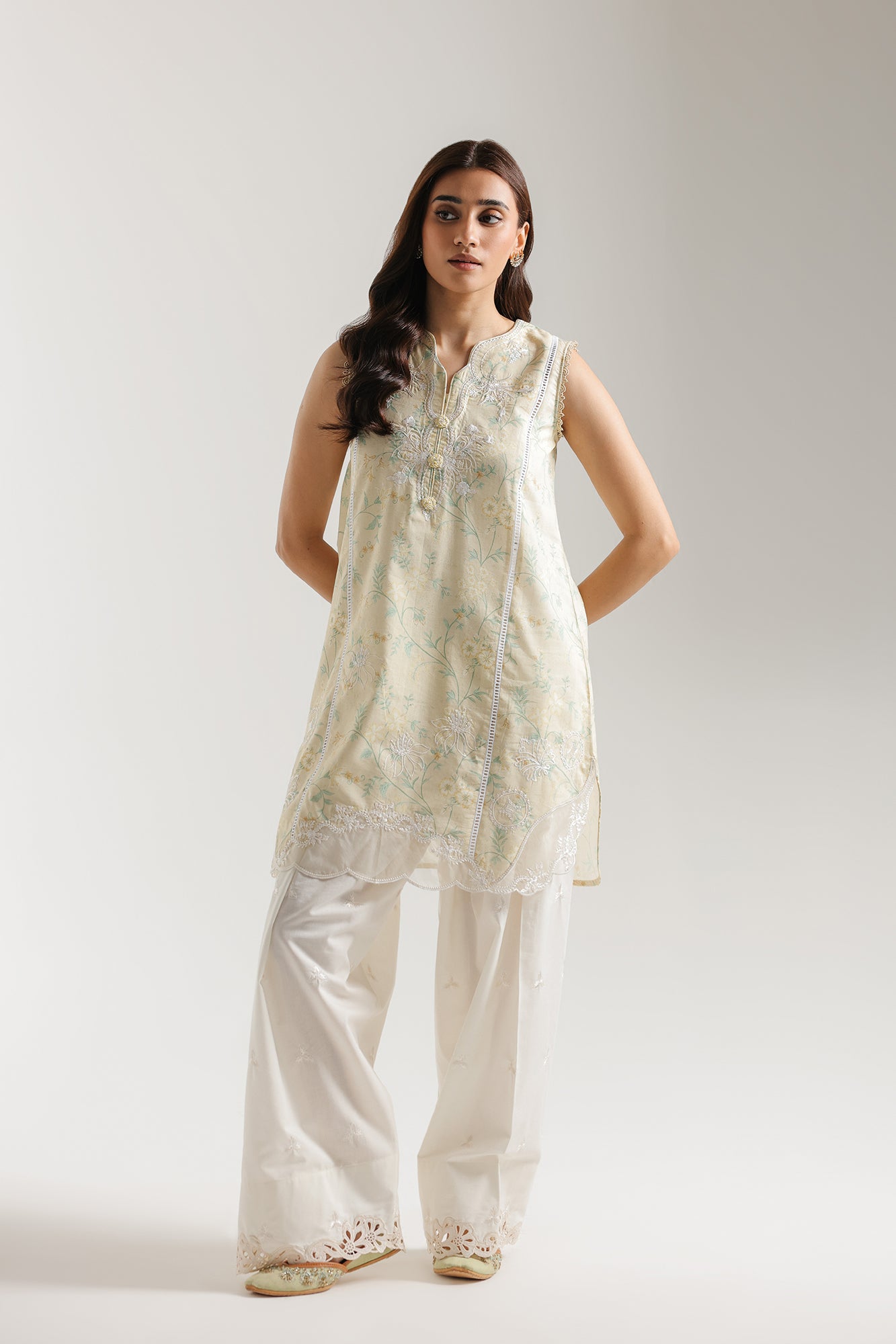 EMBROIDERED SUIT (E4500/103/110)