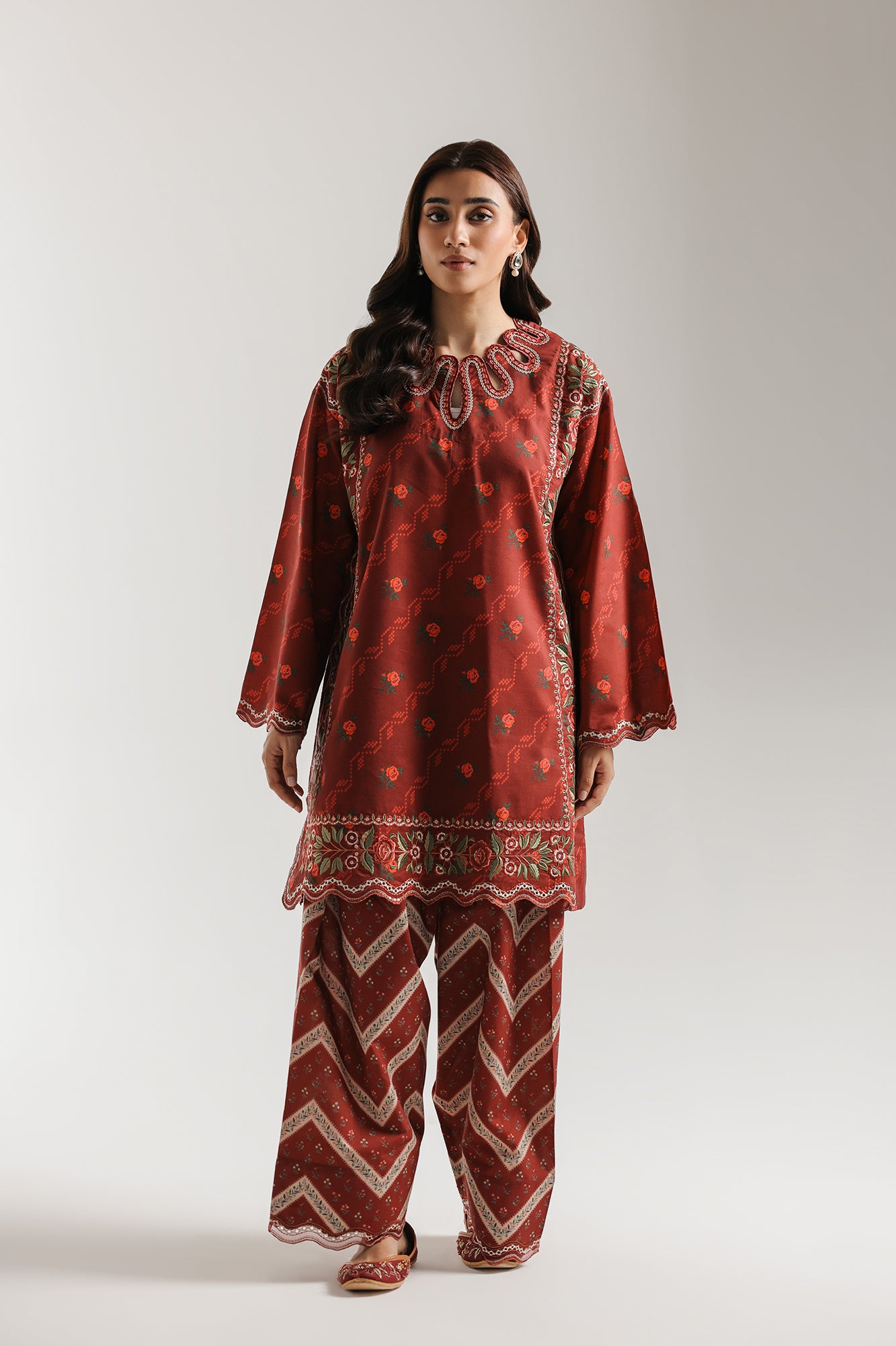 EMBROIDERED SUIT (E4504/103/305)