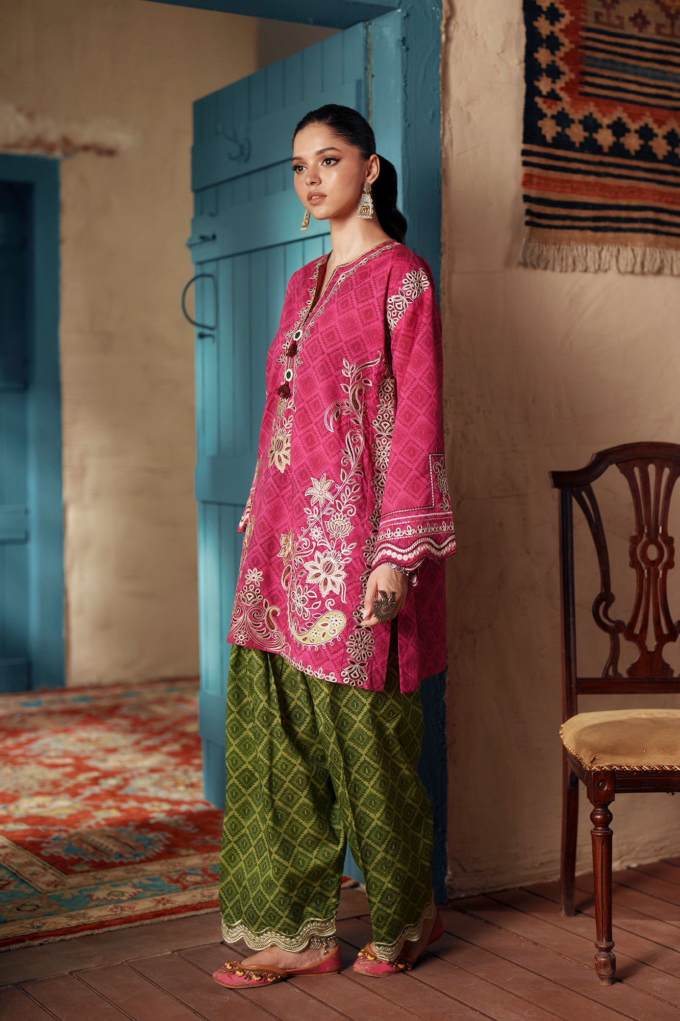 EMBROIDERED SUIT (E4507/103/405)