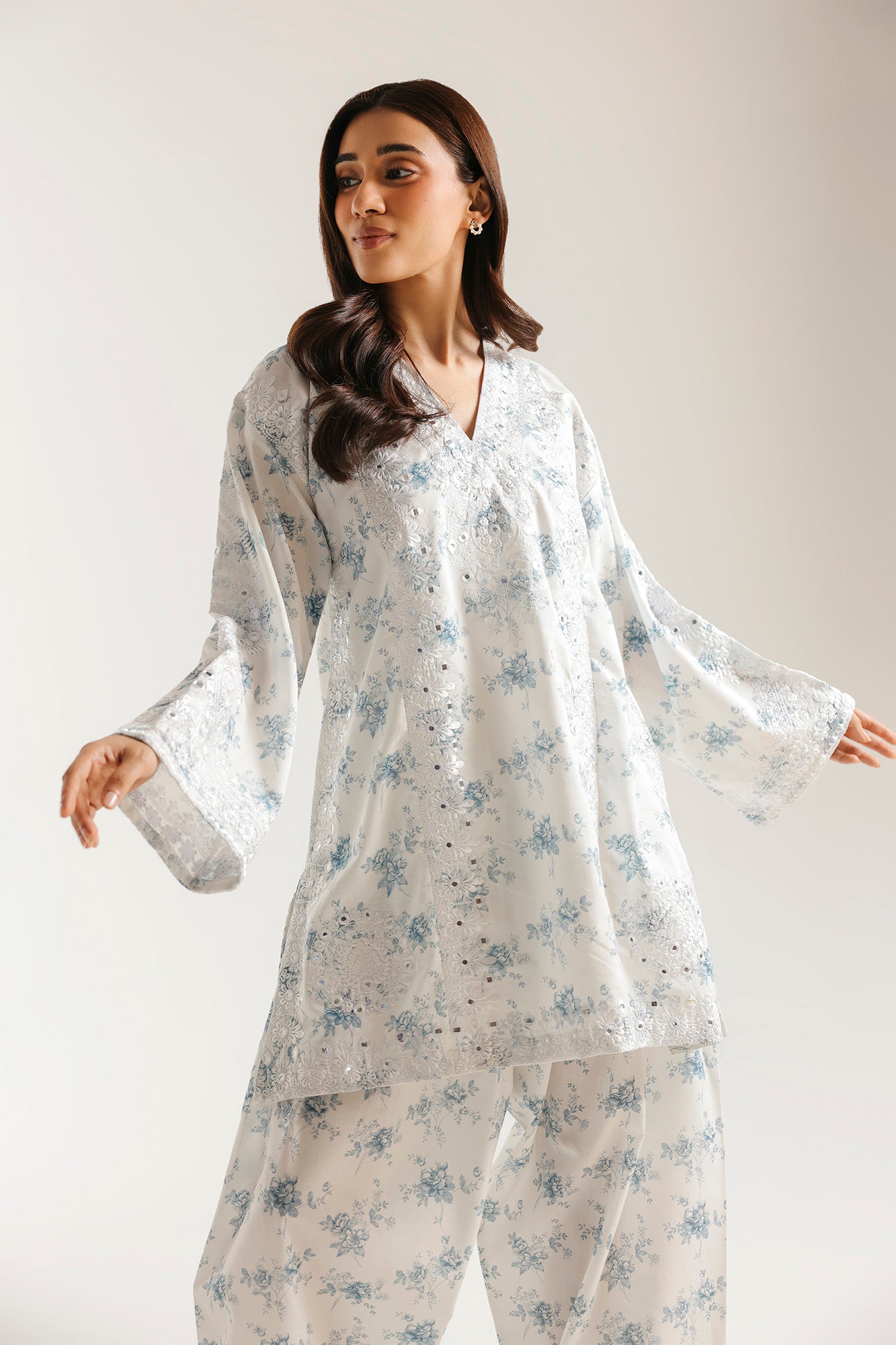 EMBROIDERED SUIT (E4509/103/003)
