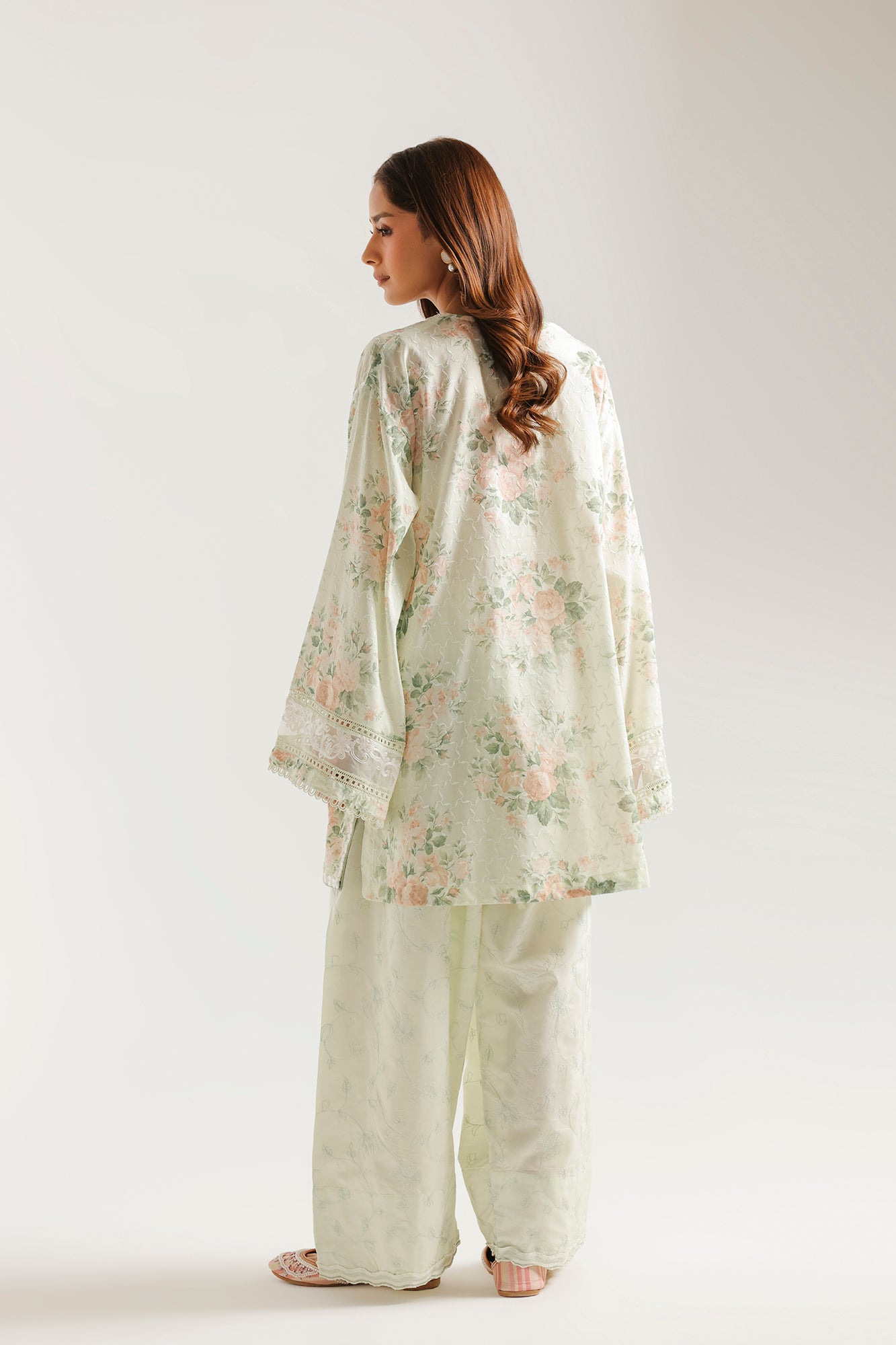 EMBROIDERED SUIT (E4511/103/130)