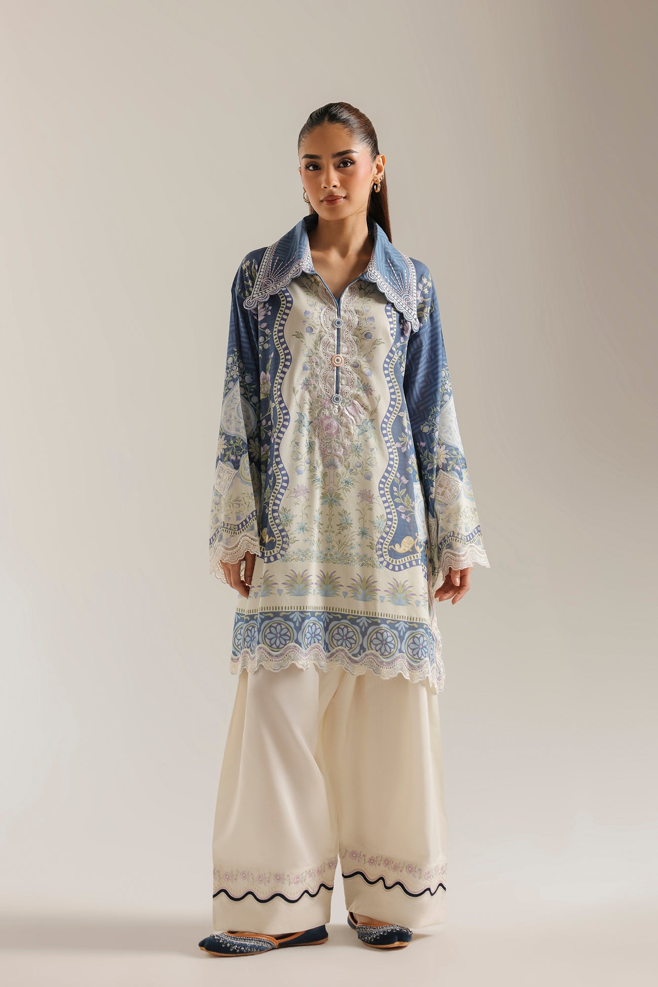EMBROIDERED SUIT (E4521/103/627)