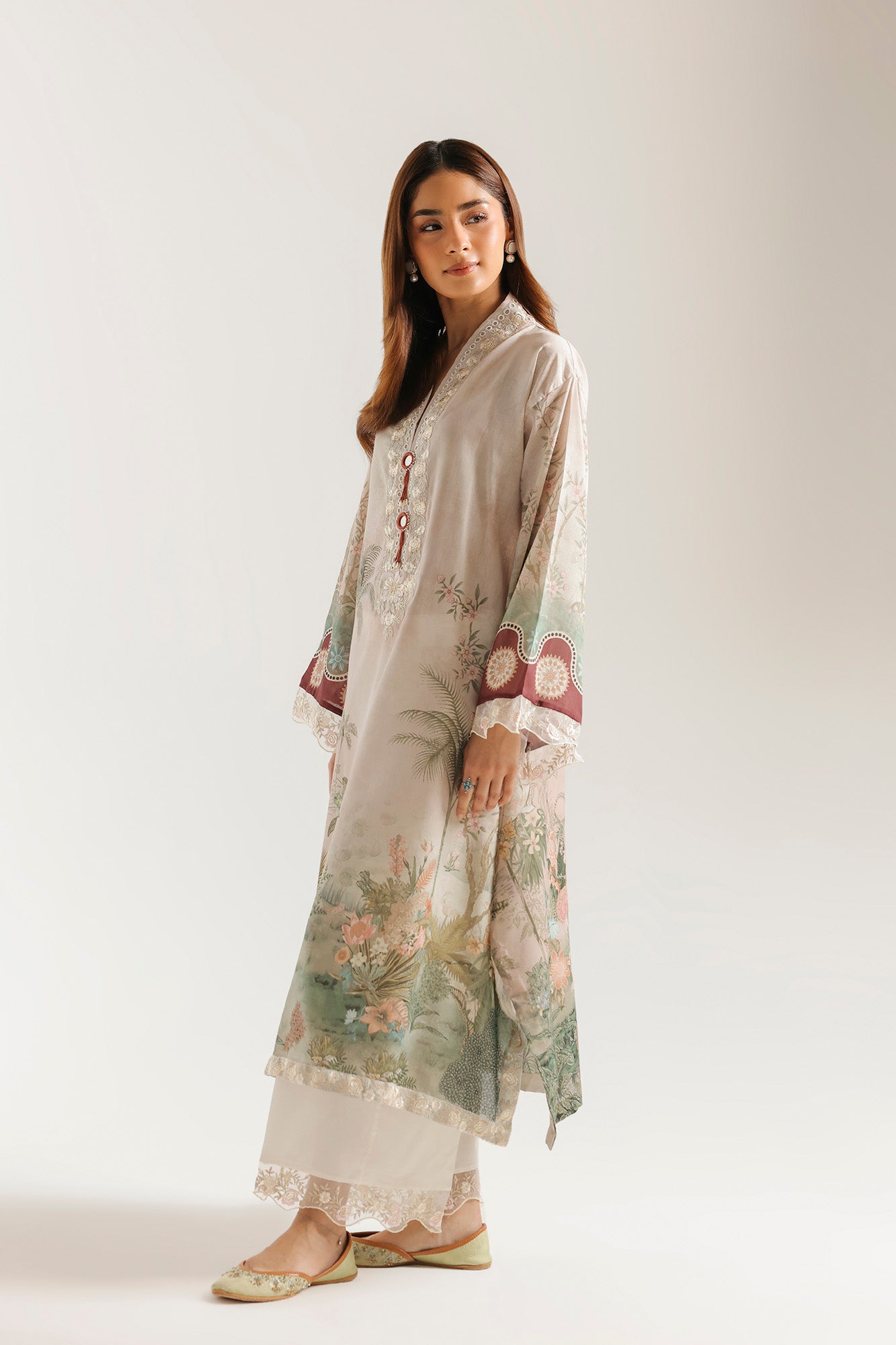 EMBROIDERED SUIT (E4523/103/007)